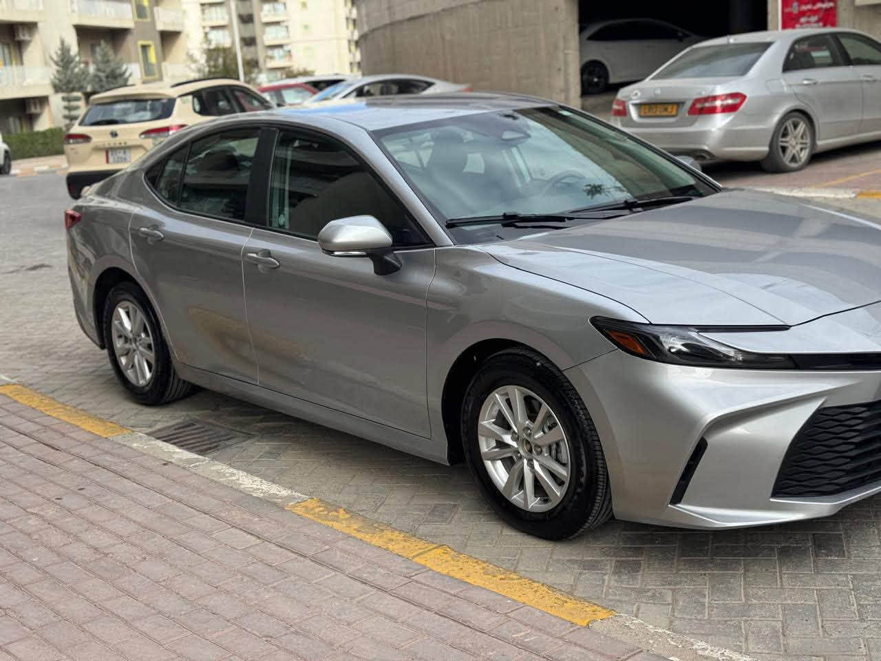 Toyota Camry Hybrid  LE  2025
تويوتا كامري هايبرد 2025 ) بانزين وهايبرد

اللون :- رصاصي ❤️❤️❤️‍🔥❤️‍🔥

الموديل 2025

السياره مرقمه سليمانيه- رقم و سنويه هزه جديده لحد 2031

المحرك 2500cc 

الحادث - 3 قطع صبغ

ايرباك سليم 

 👇🏻👇🏻👇🏻المواصفات👇🏻👇🏻👇🏻

• شاشة كبيرة

• كاميرا خلفية

• حساسات خلفية

• رادار امامي

• مانع تصادم

• تصحيح مسار

• مثبت سرعه

• مانع انزلاق

• استيرن متحرك

• نقطة عمياء

• مانع تجاوز

• حساسات مانع تجاوز

• بصمة تشغيل

• شاحن ويرلس

• اضوية اماميه زنون LED

• اضوية خلفية LED

• ليد زنون نهاري

• ويل قياس 16

• نظام ECO + TRIP

• نظام GPS + خرائط

• 3 أنظمة قياده ECO / Normal / Sport 

• اوامر صوتيه

• بلوتوث

• مدخل USB + AUX

للتواصل ***********

السعر 200$$

العنوان بغداد صليخ
