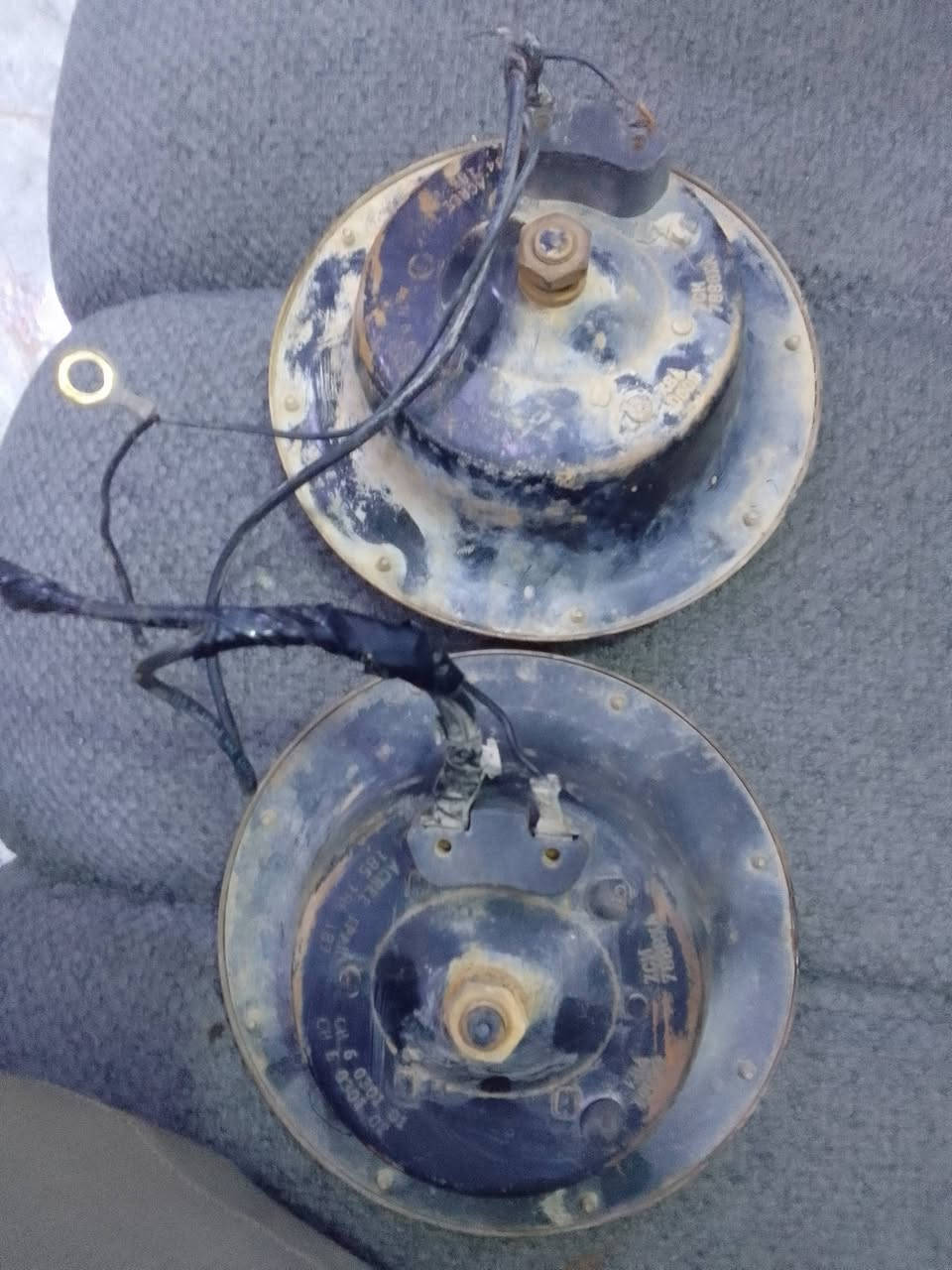 هورنات بوش اصلي زوج السعر 275 بيهن مجال بسيط
