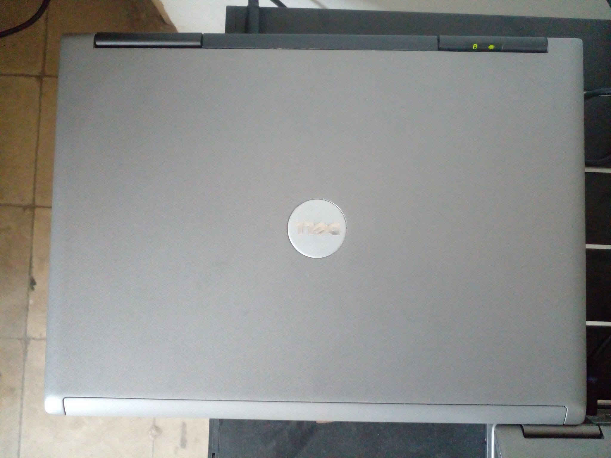 للبيع لابتوبات dell  عدد 3  شغالات بشكل جيد
لابتوب dell d830    عدد 2
معالج core 2  duo
رام      2G
 هارد 250G HDD
حجم شاشة 15.6
حالة البطارية واحدة جيدة والثانية تالفة
 لاببتوب   dell d610
 معالج بنتيوم 
رام   1G
هارد   40G HDD
حجم الشاشة   14
حالة البطارية تالفة  
لابتوبات تباع  مع شاحنة واحدة  سعر الكل  110 الف 
لايوجد توصيل  مكان بغداد شارع فلسطين ***********
