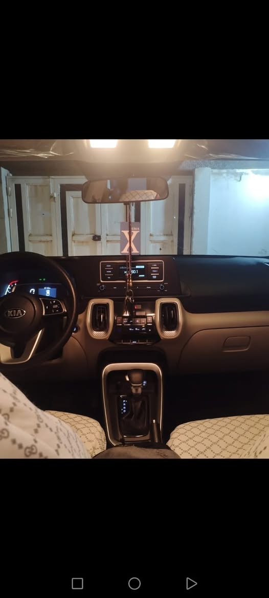 السلام عليكم
كيا سونيت موديل 2021 

شركة دولية 

ماشية 39

سيارة حساسات خلفي أمامي 

حجم المحرك 1500 دبل نوزل

سيارة قطرة صبغ مابيها مكفوله من داعميه للداعميه

عدا هاي موضحها الي بصورة الي بالداعمية 

سيارة رقم بغداد 

سعر السيارة : 15.000$

رقم : ***********
