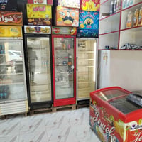 غراض اسواق مالت تعزيله للبيع مكاني كوت الحكيم 07724968969  نص مكتوب في...