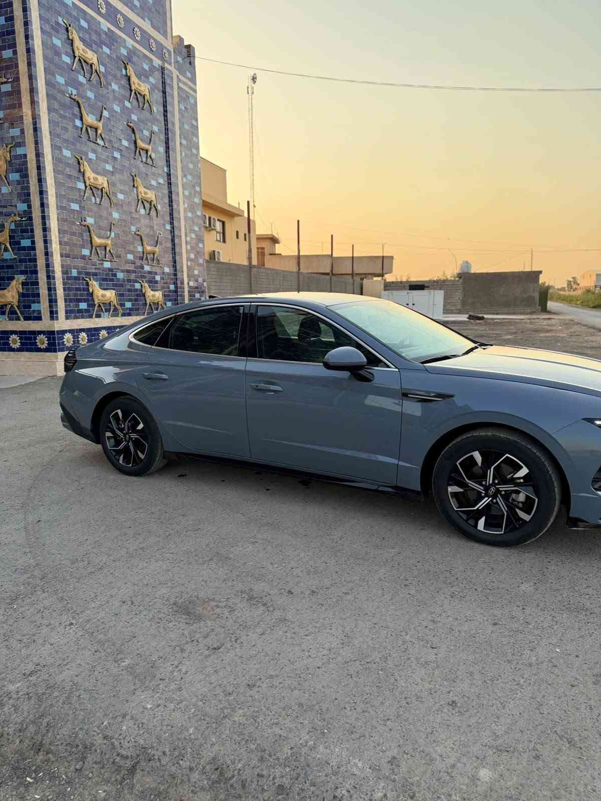 HYUNDAI SONATA 2024🇺🇸🇺🇸🇺🇸
حادث السياره دعاميه فقط
مكفوله من التعديل والبارد والتبديل والصبغ
 رقم اربيل تريد وكاله تحويل     
تسجيل جديد 
وترقيم جديد
مكينه2500  GDi
لون سمنتي مميز🩶🩶🩶
المواصفات 
بصمة دخول ذكي  
تحكم ستيرن 
رادار امامي مع تحديد مسار 
رادار خلفي 
رادار جانبي 
اوتو ستوب خلفي 
اوتو ستوب امامي 
شفتات ستيرن 
كشنات كهرباء وفول ايرباك 
كير تعليك 
حساس فتح جنطة الخلفية 
تشغيل عن بعد 
نظام خروج عن المسار 
نظام قيادة ذاتيه 

اوتو هولد 
هندبريك بصمة 
انظمة قياده  
كاربلي يدعم كافة الانظمة الهاتف 

كامرة خلفية دوارة
ويلكب حجم ١٨انج

نقط عمياء 
مراية داخليه تعتيم تلقائي 
شاشة تبريد تحكم كله لمس 
للاستفسار
واتساب او الاتصال *********** 
السعر 189 قفل قفل
مكان السياره بغداد زيونه بغداد, العراق
