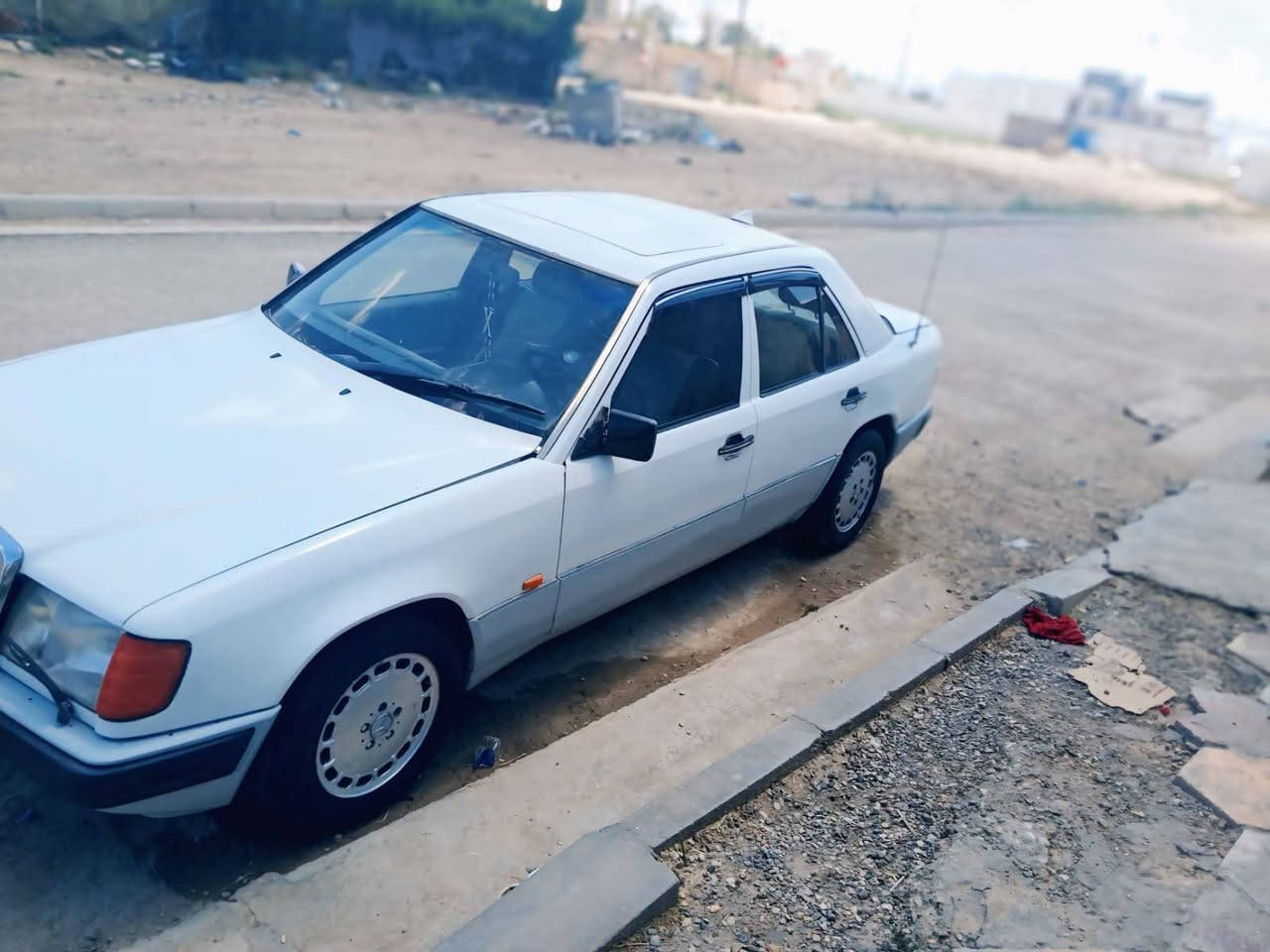مارسدس دب ٩١ كير ومكينه بطه ٢ ونص كفاله سياره جاهزه على اخر حبايه حداديه تخم تاير تبيريد ثلج سنويه جديده مشروع وطني بسمي ماصالها شهر من داورتها مكفوله سياره سعر ٥٠ بيها مجال بسيط  للتواصل***********مكانها كوت الحي مكلف بنشر اتصل علا صاحبها
