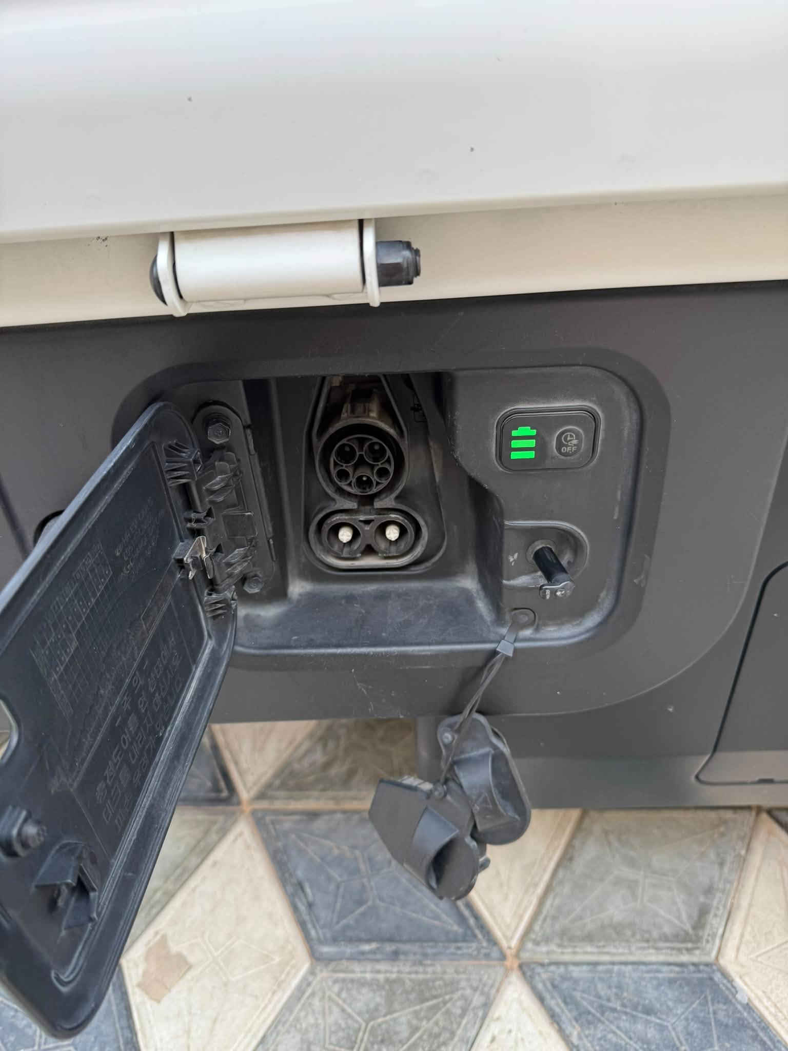 السلام عليكم
للبيع كيا بنكو 2023 🔋🚛

السياره تعمل بنظام الشحن

🔋 كهرباء بالكامل يعني تنسه شي اسمه كاز دهن مي السيارة اقتصاديه صديقه البيئه 

🔋تمشيك بالشحنه الواحده 280 كيلو 

عداد الكيلو متر 44 حقيقي السيارة جديدة بمعنى الكلمه اخت الزيرو 

السياره راقيه من جميع النواحي مشيهه شلعته وقيداتهه كلش حلوه 

🚛 الحموله واحد طن 

رقم بغداد الدولي الجديد بسمي شخصياً 

مواصفات السياره واحد على واحد

بصمه تشغيل 

شاشه كبيره + تحكمات ستيرن + كامره خلفيه + مداخل تايبسي 

مري إشاره + شفط 

كشنات جلد + تدفئه + تبريد 

ستيرن تدفئه

رادار امامي توقف + تحديد مسار 

شفتات ستيرن تثكيل وتخفيف السياره 

تبريد بيانو + مرايه محاكا 

اريل نفكيشن 

سايد بريك دكمه + اوتو هولد + درايف مود 

كير وتماتيك 

وبعد هواي بيهه مواصفات السيارة جديدة بمعنى الكلمه وراقيه شكد ماسولف عليه 

للستفسار الاتصال ***********7868474736

مكاني بغداد الجديدة حي المعلمين 

اتصل وبيك خير وتدلل
