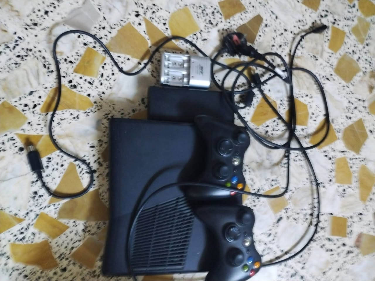 اكس بوكس 360 • شغال • ٢٣٠ لعبه