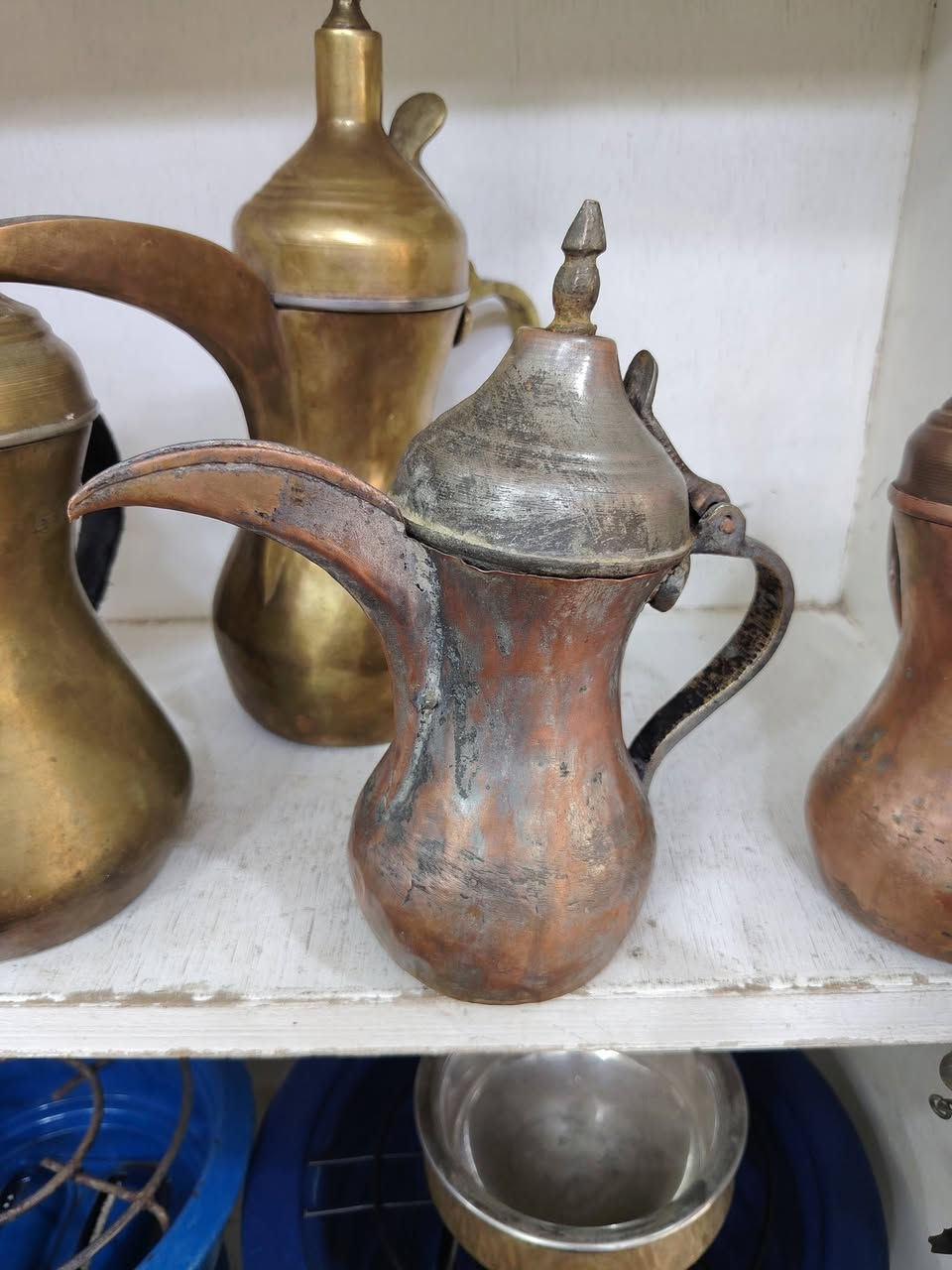 سلام عليكم
دالال بغدادي قديم جدآ قياس ٢٥ و ٢٣ تحف قديم ناحس أحمر طرق يدوي بدون ختتم سعرهن ١٨٠ الف توصيل موجود ***********
