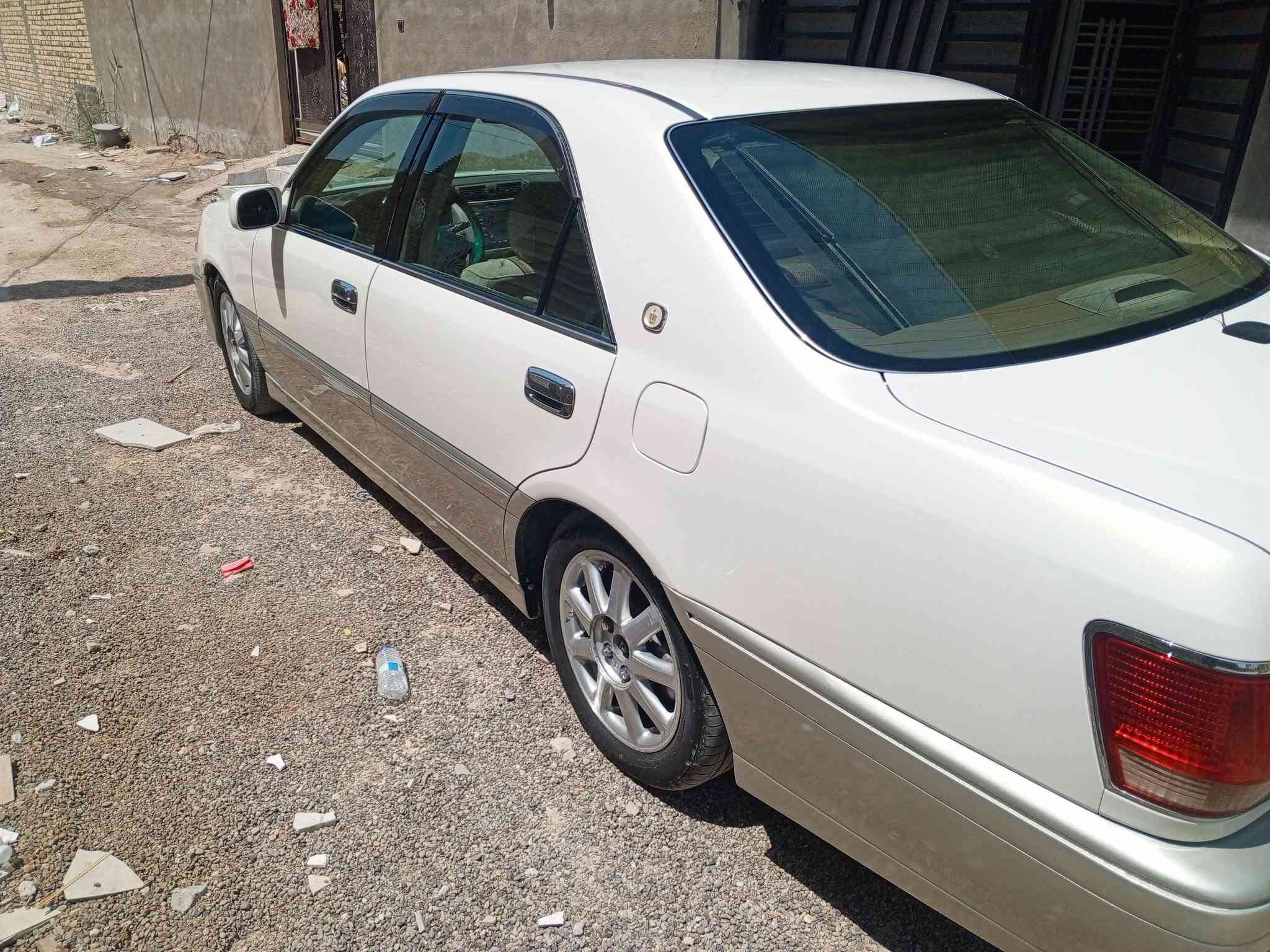 السلام عليكم ملكه للبيع موديل 2003 سياره مدفوع كمركها وضريبتها سياره جديده ماكينه وكير حداديه السعر 93 وبيها مجال شاصي 71 سياره كفاله مكانها الديوانيه قضاء الشاميه للاستفسار هذا رقمي ***********
