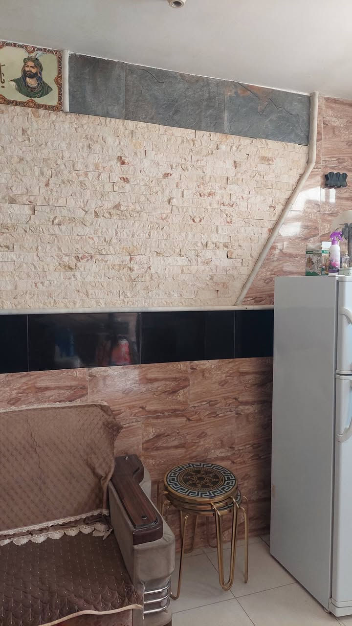 بيت زراعي للبيع في السهلة  مربع ١٠/١٠م منها ٥٠م بيت و٥٠م محل مع ساحة البيت غرفة وصالة وصحيات وبيتونة مع مخزن فوق الاساس والسقف صب البناء طابوق ٤٥ مليون مع المجال للاستفسار ***********
