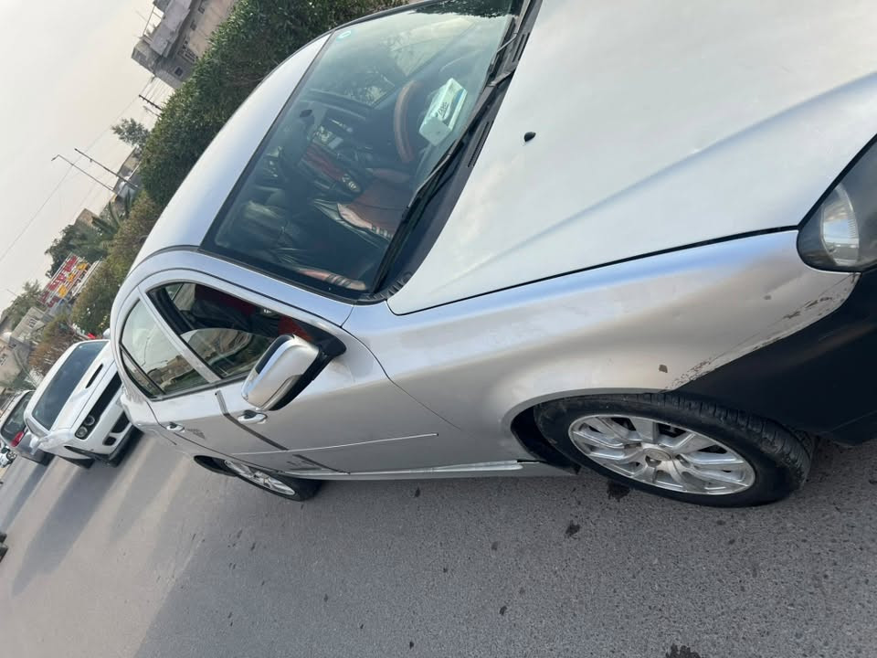 للبيع بروتون بيرسونا موديل ٢٠١٣ 
تفاصيلها المحرك مكفول 
الگير مقبول 
تبريد شغال ثلج شرط بدون فصلة 
تدفئة شغالة 
كهربائياتها سليمة 
الگشر نظيف  
ماشية ١٣١ الف 
رايدها ب٧ ملايين فقط وبيهة مجال مستعجل على بيعتهة 
للتواصل واتساب ***********
