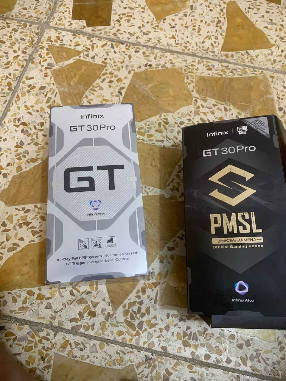 سلام عليكم جهاز للبيع مكان بغداد البلديات ***********

نص مكتوب في الصور:
- Infinix GT 30 برو 30 pro · أتابع
- Tlemçani Amine · 5 ي ·
- تعرف على الوحش Infinix GT 30 Pro الموجه للGamers 👇
- • ⚙️ المعالج: Dimensity 8350 (4nm)
- • 🧠 RAM: 12GB قابل للتوسيع حتى 24 GB
- • 💾 التخزين: 256GB
- • 🔋 البطارية: 5500mAh
- • ⚡ الشحن: 45W Fast Charge
- • 📱 الشاشة: AMOLED – 144Hz
- • 🎮 Gaming Triggers: أزرار جانبية للألعاب
- • 🚀 الأداء: تشغيل PUBG حتى 120FPS
- • 🛡️ ضمان سنة كاملة
- • prix 63000 da
