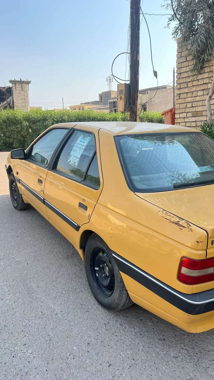 السلام عليكم بيجو GLX405 للبيع فقط موديل 15 رقم بغداد تحويل ثاني يوم مصفرة هيئه وغرامات السيارة كير ومكينة وصدر تبريد كله كفالة السيارة مابيها ولا قطعة صبغ فقط بيها كم مكان مصدي يرادلة تكحيل السيارة خير من الله كل نقص مابيها كبل للشارع مكاني بغداد الدورة عارضها ب43 وبيها مجال حك الجية اتصل وبخدمتك***********
