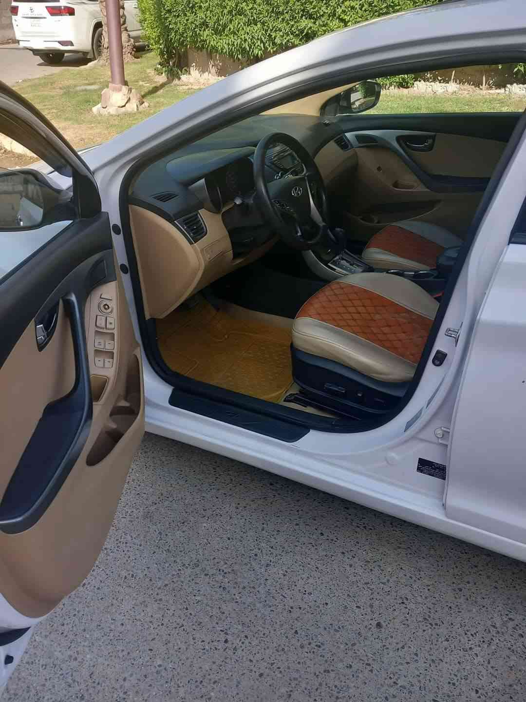 هونداي النترا خليجي موديل ٢٠١٤ Gls سيارة جهازة ما بيها اي نقص ..مكينة خير من الله  لا تبخير و لا تنقيص رقم بغداد و السيارة باسمي و التحويل مباشر محرك ١٨٠٠ فتحة و شاشة جبيرة تحكم ستيرن جهتين ميري شفط فول مواصفات ما عدا البصمة  بيها صبغ اسفل باب السايق و الباب الي خلفه و الجاملوغ الامامي الايسر بدون دواخل مكان السيارة بغداد العبيدي السعر ١١٥ و بيها مجال للشراي 
***********
