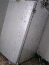 ثلاجه حجم صغير نضيفه ثلج للبيع شراي واتساب
