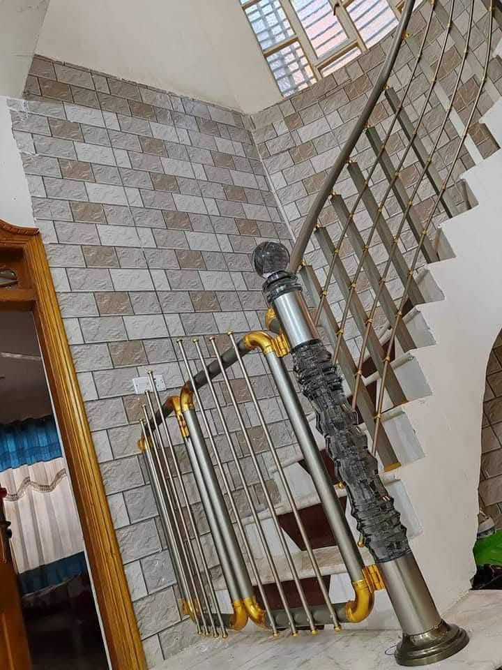 السلام عليكم 
محجرات المنيوم تركي بضمان فعلي⚒️🇹🇷               
ملاحظه الاسعار بيه مجال يدلل علينه ابو البيت 
نوع المقطع اولسان                        

سعرالمتر أربع خطوط //38000الف) ( ملاحظه) جميع الالوان ) 🌈
سعر المتر 3 خطوط (35000).
ضمان فعلي/ 10سنوات ⚡️كرسته وعمل ونقل🏡
سعر الرمانه الديكور ( 2500 دينار ) 🇹🇷
 
  ( ملاحظه ) تتاكد من نوع المقطع والكيج اذا مو نفس المواصفات المذكوره يرجع الكادر. 📴
محجر المنيوم تركي ( مربع ) 🇹🇷
سعر المتر( 65000 الف )  جميع الالوان.  
سعر المترمربع الارجل ( 50,000الف ) 
محجر جام( cnc ) تركي 🇹🇷 
 جام 10 ملم مقسئ 
سعر المتر (58000)الف ) 🪞💢
ضمان 20/سنوات 💯
(سعر البايه (18)الف للعرنوص
سعر الدنك 120 الف 
كافه انواع الابواب والشبابيك الالمنيوم وcnc 
باب صحيات بانواعه والالون 
عمل كاشوانيه غنينه الغاز 
كاشوانيه احذيه 
ملاحظة) اذا عندك درج تريد تسويله محجر وتريد تعرف شكد يكلف 💵بس صور الدرج مقطع فيديو 📸أرسله على الصفحه او على الواتساب ونحسبلك التكلفه بالزايد شكد يكلف ونرسلك الصور والموديلات 🎞️
#خليك_بالبيت 🏠 احنا نجيك 
الاسعار تشمل ذي قار والاقظيه والنواحي.  ⚜️
مستعدون لتنفيذ كافه اعمال المحجرات للشركات والدوائر الحكوميه والاهليه وباسعار تنافسيه وكوادر ذو خبره عاليه 

لايك للصفحة👍 ليصلكم كل ماهو جديد 🆕
للتواصل ارسال رساله✉️ او الاتصال بنا  ☎️ 

( واتساب ) *********** ♻️ اتصال*  
    ***********
( ومن الله التوفيق ).      (  الديكورات  والسقف بنواعهاا )
