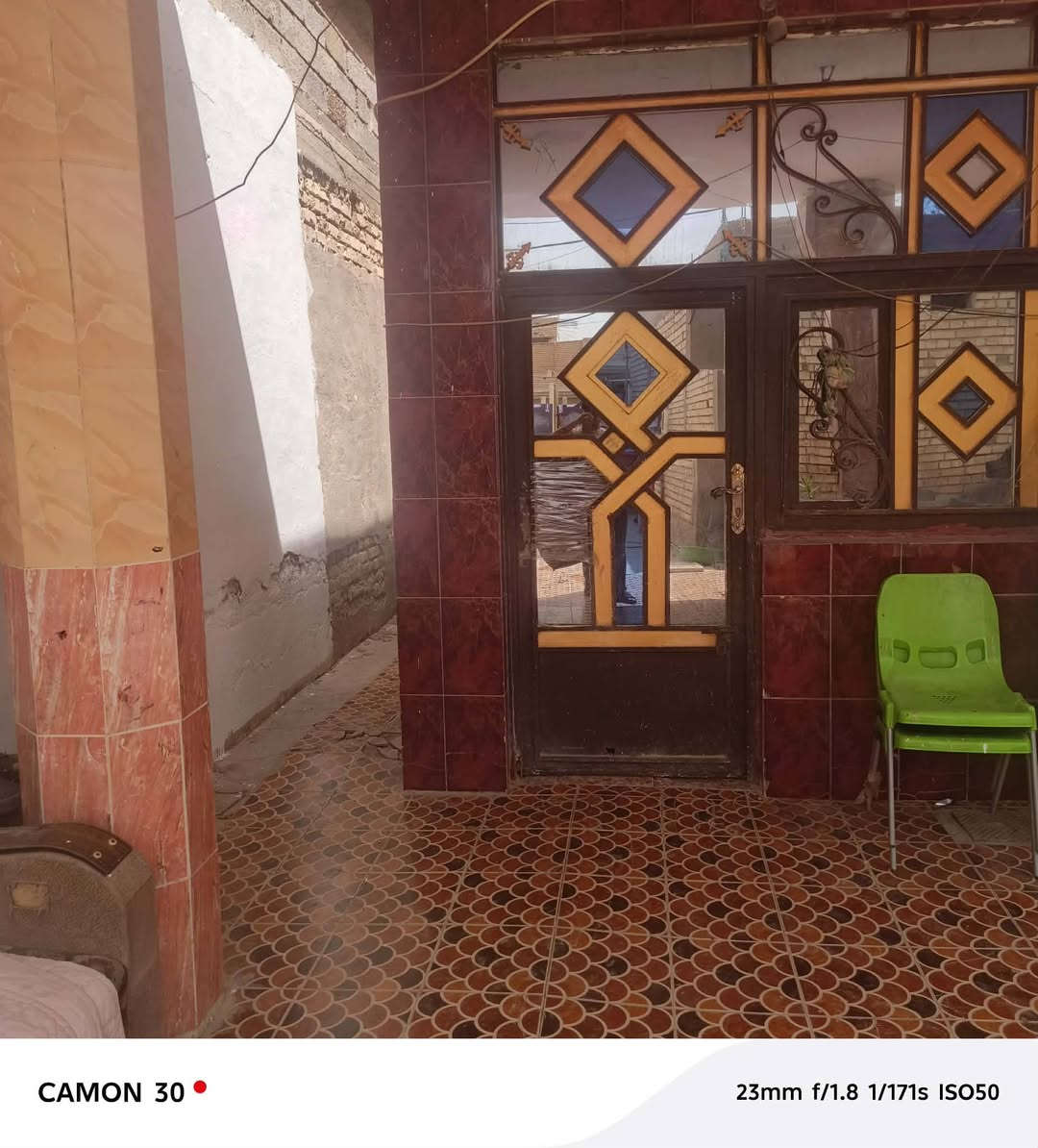 بيت حواس • ٣٠٠م • ٢ محلات