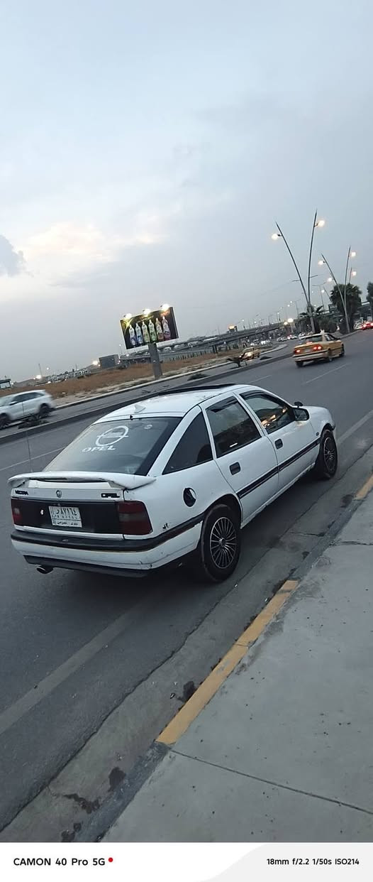 اوبل فيكترا • ٩١ • محرك 18