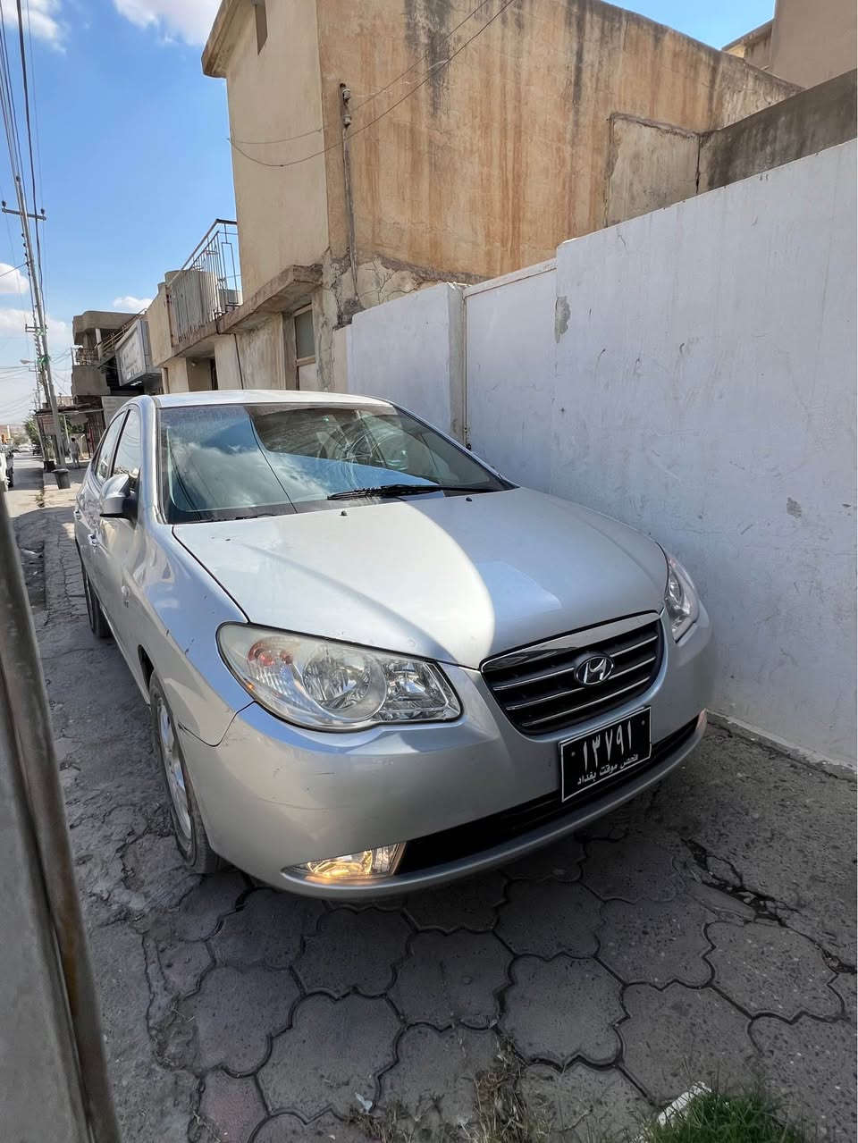 ئاڤانتی ٢٠٠٧ کۆدی هەیە
سعری 45 معامەلە 
سەقفی سبوغ نیە کەڤەری نەگوراوە 
گێرو مەکینە و تەبرید بەشەرت
تەقەو رەقەی نیە جرکەی تیا نیە 
بریکی بەستراوە ئەیبی ئیسی بەستراوە
سەیارەی مالان بوە کامل مەسروف کراوە 
شوین کۆیە موشتەری تەلەفەن بکە :*********** كويسينجاك, أربيل
