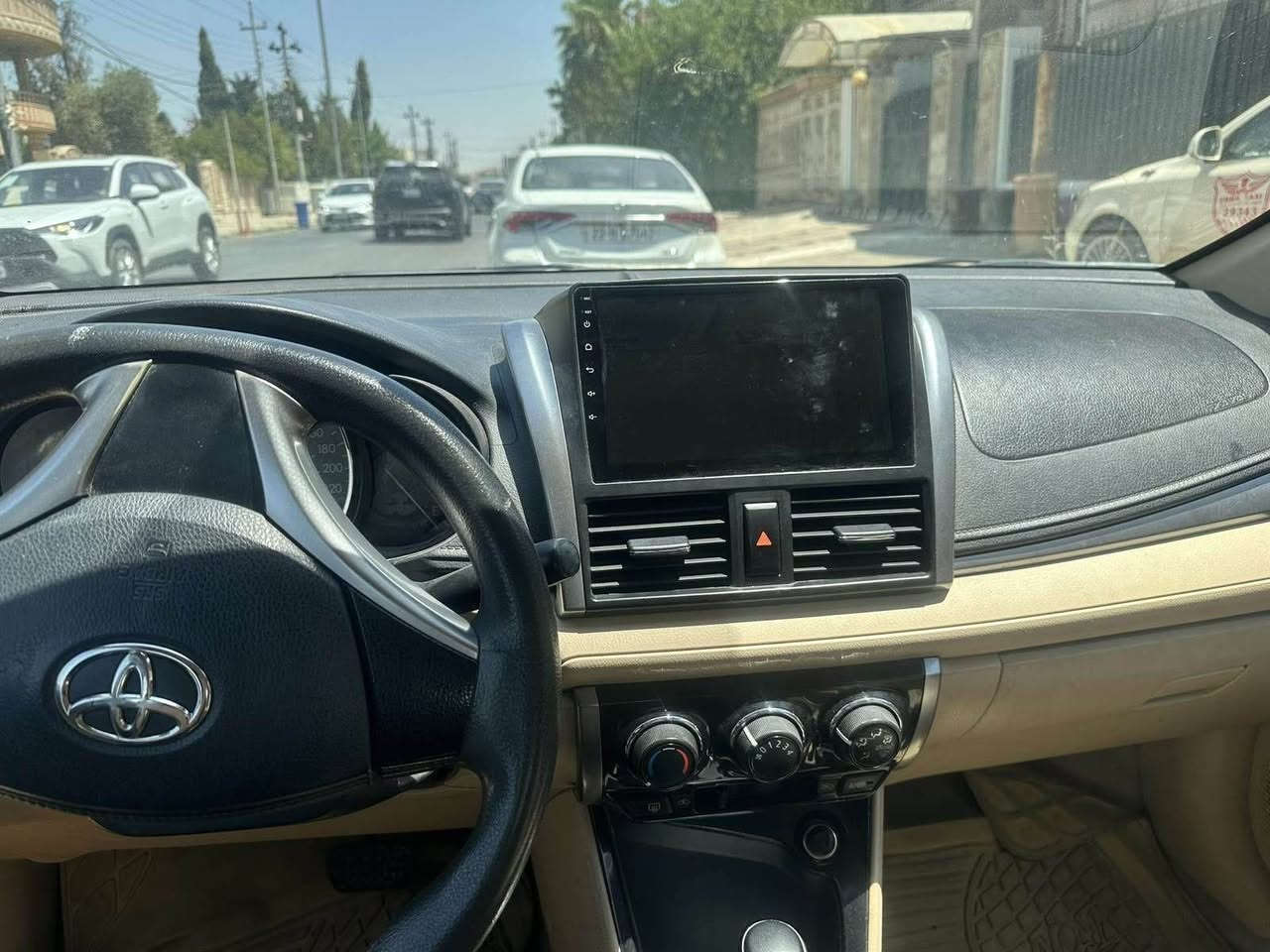 یارس مۆیل ٢٠١٧ گێر تۆماتیک مەکینە گەورە 1.5سەیارەکە بێ سبوخە یەک دەرکەی بیلاد گۆرایەو تەواو کەمەک ناو دەرکەی بەس تەحدیلی هەیه بە ناوی خۆمە سەیارەکە ٢٧٠ هەزاریش خرامەی لەسەرە لەدوای پێکهاتن دەتدەمەوە گێری تەپەکی تیدایە مەکینەی بەشەرت تەبریت بەشەرت ٩٥ مەجال *********** أربيل, العراق
