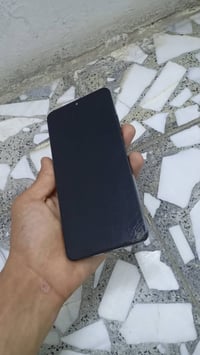 جهاز بوكو x6برو ذاكره 512 جهاز فقط بي كسر بل شاشه وكله شغال سعر 250 وب...