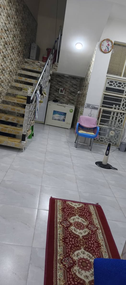البيت البيع حي علوش قرب سيد كريم
البيت يحتوي على 2 غرف و صالة ومطبخ واستقبال ومناور عدد 2 مساحة البيت 150 زراعي بناء حديث ونضيف تفاصيل اكثر وتساب او مراسلة الصفحة ***********
