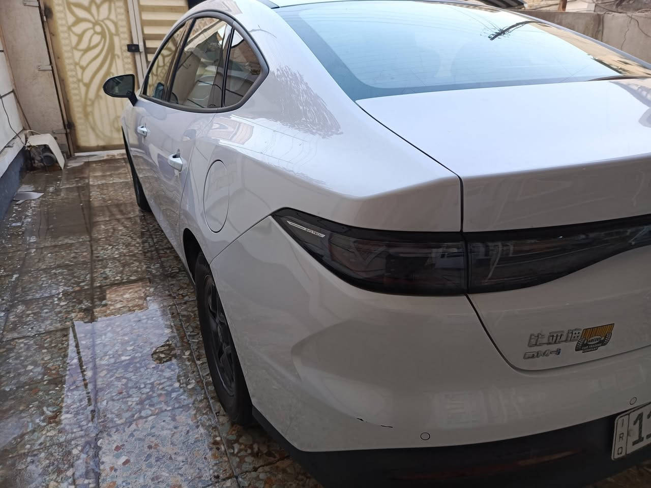 Byd seal5
مواصفات معروفه العاديه
ماشيه 22الف
بيه ضربه خفيفه بقبق الجنطة وممصلحه باقيه ع وضعيته وموجودة بالصور الضربه والباقي كله مكفول
رقم بغداد باسمي 
مكان السياره الدورة
السعر 20مليون 400الف وبيه مجال 
***********
