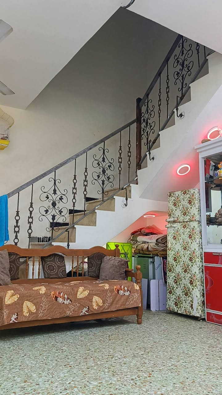 سلام عليكم البيع مشتمل مساحة ١٠٠ مطلوب صندوق السكان ينزلي من سعر والباقي يسداد قصاد ١٧٧ ألف بل شهر العنوان بغداد الراشدية منطقة الانتصار التصنيع
ستفسار أكثر الاتصال ***********@
