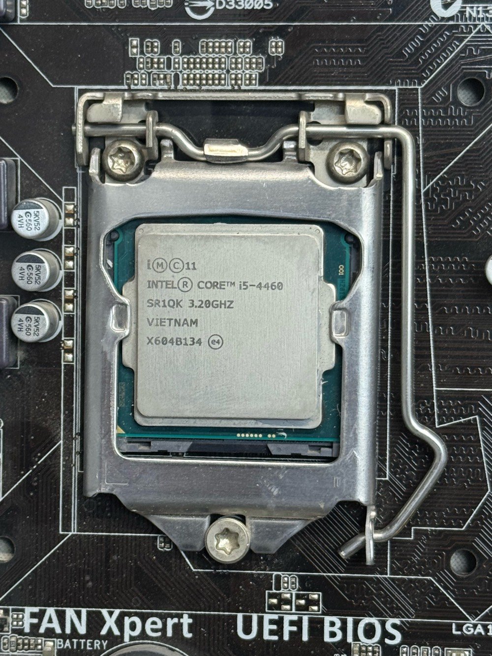 asus h81m-k مذر بورد
i5 4460 معالج انتل
ddr3 8GB رام
sata data كيبل
ابيعهن كلهن سوة 60 الف وبيهن مجال بسيط
ماعندي توصيل
