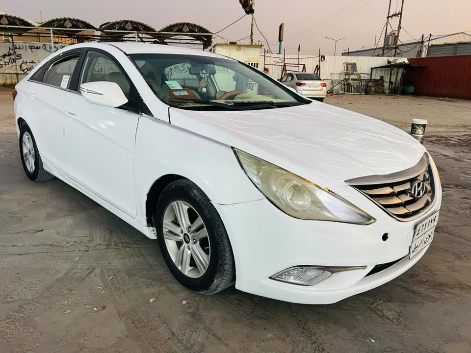 سلام عليكم سوناتا 14كصه جنطه ادوات متوم اربيل طبق الأصل شرط حاسبه 
مكينه 2400دوش بانزين 
تخم تايرات جدد
تبريد ثلج ثلج 
سياره ماتخسر عليها الف 
السعر 39وبيه مجال قليل لشراي مكاني ناصريه شطره ***********
