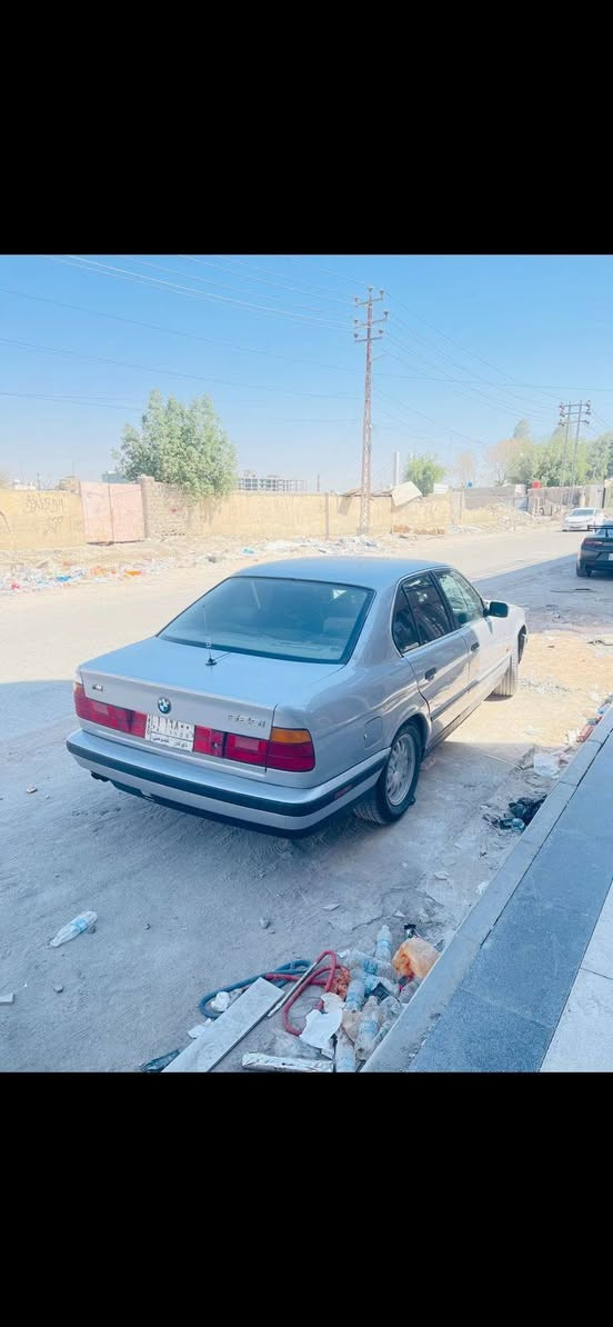 السلام عليكم مكلف بالنشر لا تراسلني خابر صاحبه ٥٠٠ للبيع جاهزه رقم ذي قار ٢٥ فل كير عادي حداديه وتبريد كله شغال تعمير جديد سياره سعره ٥٠ وبيه مجال ***********
