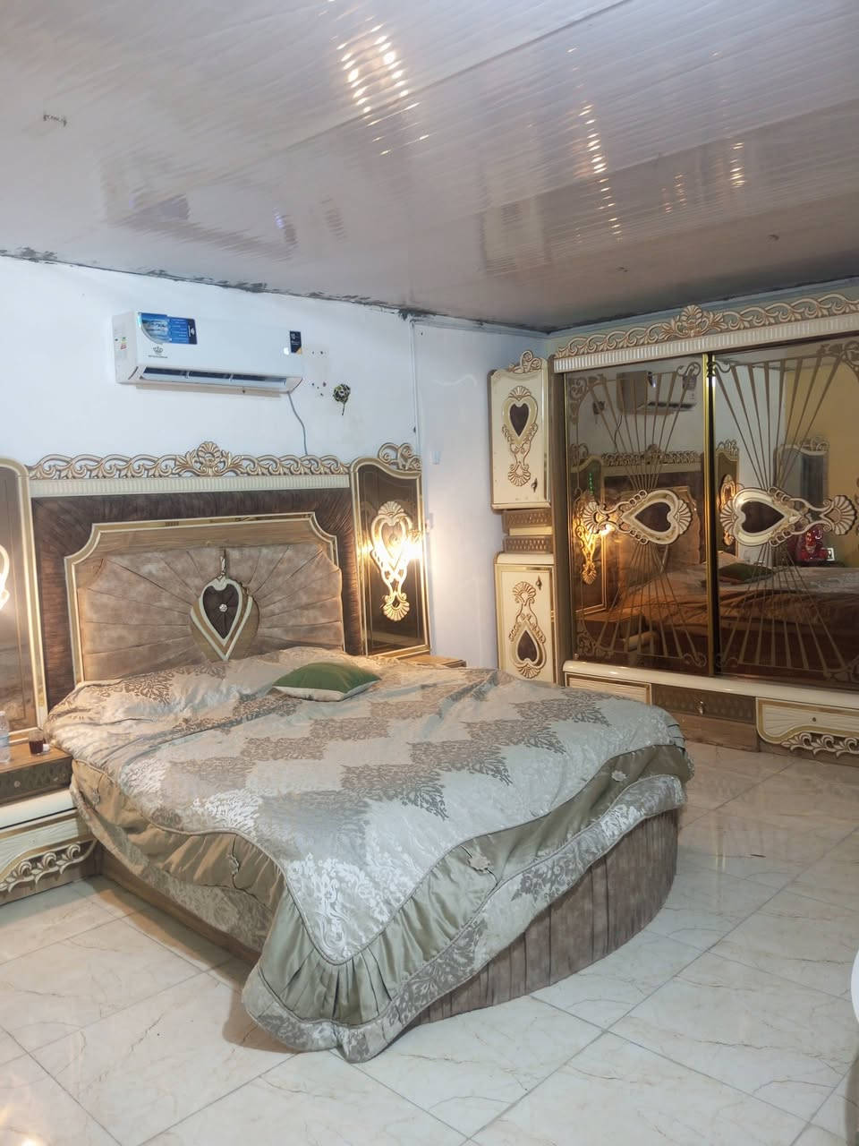 🏡 للبيع بيت زراعي في الزبير – المربد
غرفتين كبار
صالة كبيرة
مطبخ كبير
حديقة زغيره
سيراميك كامل
سقف سندويتش بانل
المساحة 170 متر مربع
واصل ماء حلو وماء مالح
25 مليون دينار عراقي، مع وجود مجال بسيط للتفاوض.
الزبير – المربد – بعد بيت شداد الفارس.
للتواصل: ***********
للجادين فقط، ولمن يرغب بالمعاينة يرجى الاتصال على الرقم أعلاه.
