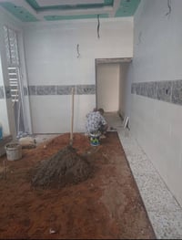 عامل بناء • مونة • واتساب