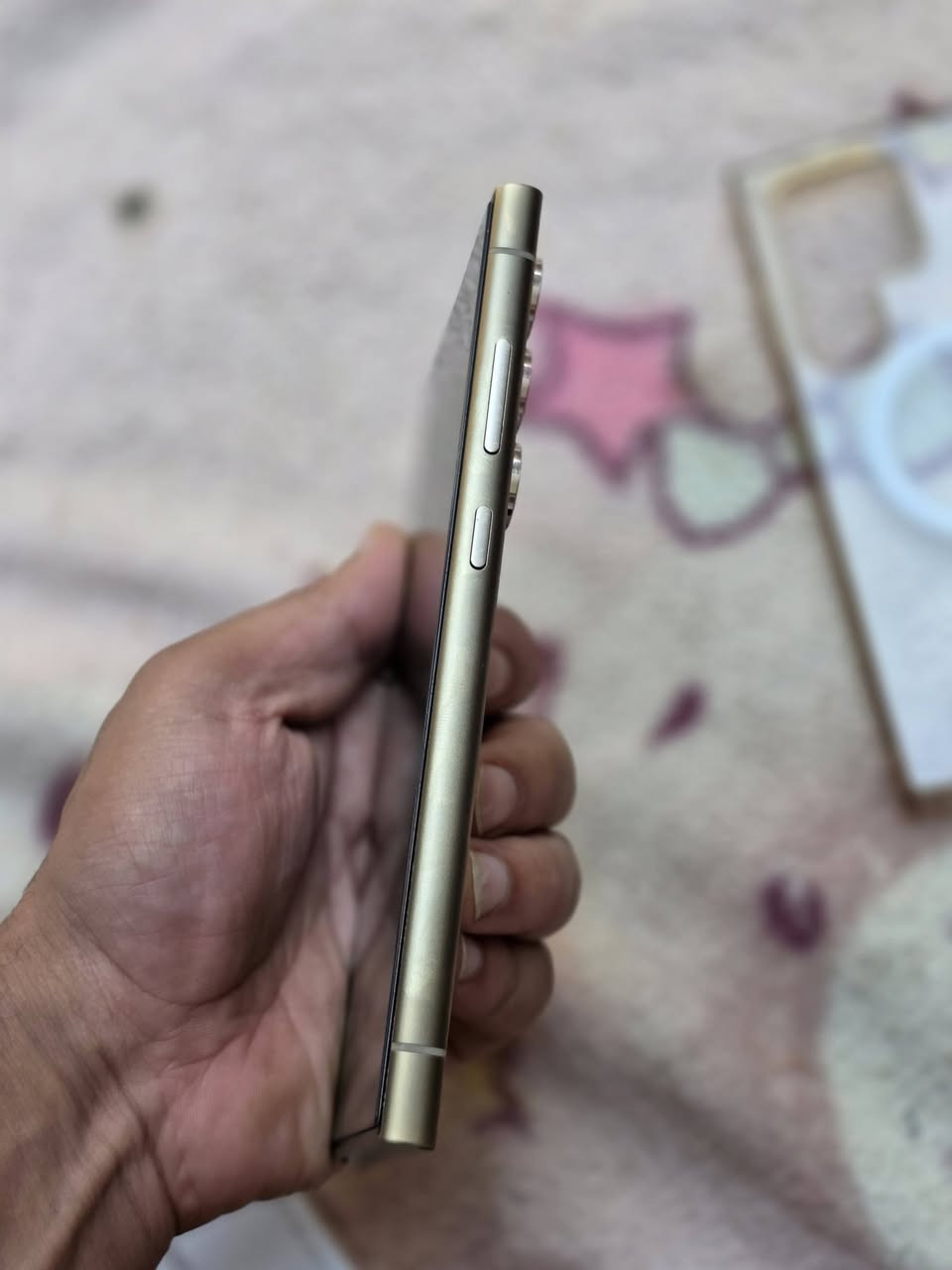 سامسونك s24 الترا ذاكره 256 عشوائيه 12 نضافه 100 لون مميز اصفر جهاز فقط بدون ملحقات للبيع او مراوس سعر 950 مجال حك جيه توصيل متوفر***********
