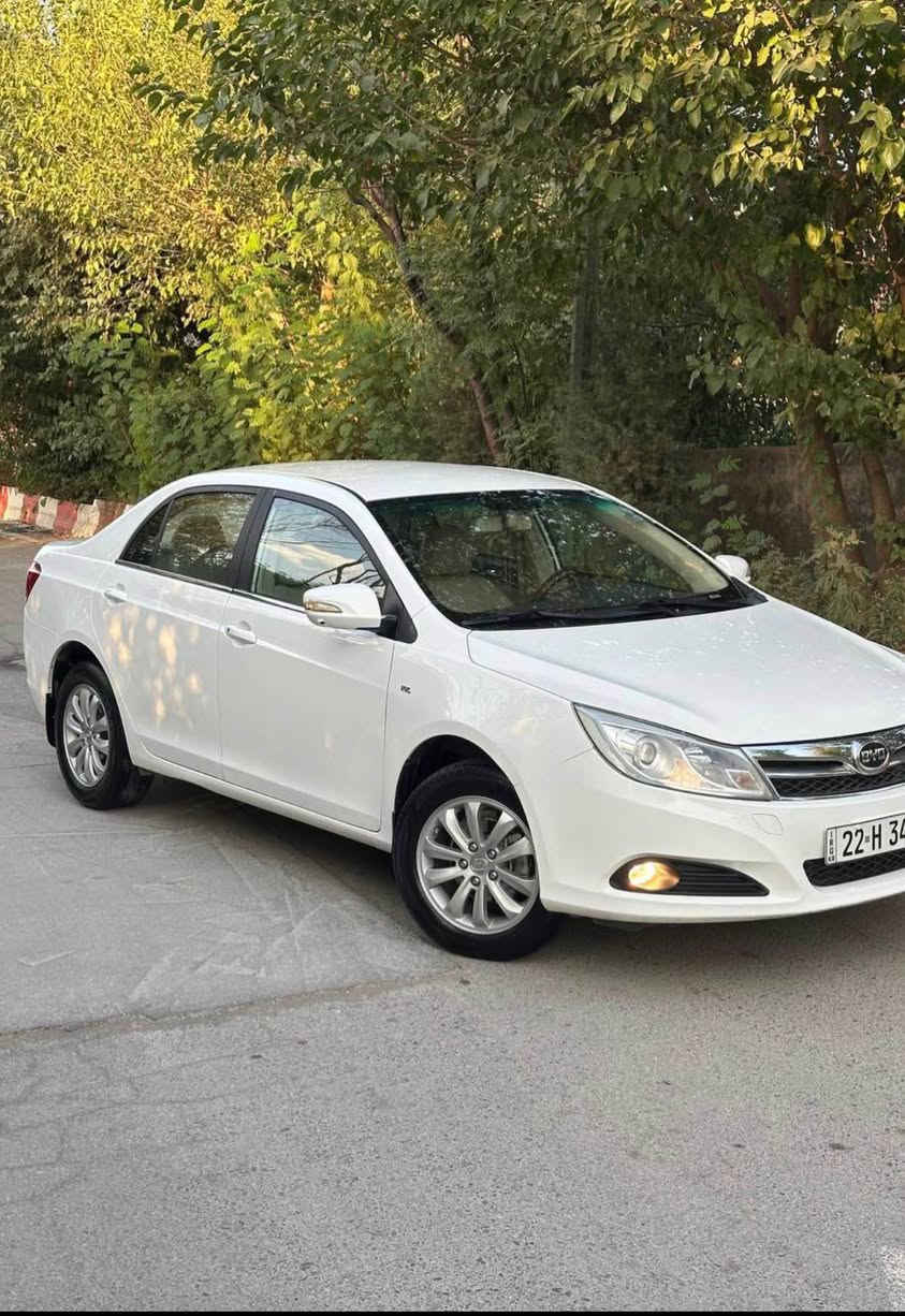 بی وایدی BYD F5مۆدیل 2014 گێر عادی  بێ بۆیاغ بێ شوخت گێڕو مەکینە نەکراونەتەوە بەشەرت سەنەوی نوێیە بەناوی خۆمە تا2030 تازەیە بەسمەیە کوشن جڵدە و ناوزەردەکامێرا شاشەیە  ئاوینە کارەبایە ئاوینە ئیشارەتە سوکان ڤۆلیۆمە ABS.USB.AUXحاسە یە هەموو شتێکی بەشەرتە 120هەزار رۆيشتوە  چوار تایەی تازەی لەژیرەلەسەر دەقی شەریکەی ماوەتەوەهەردوو بەسمەی شەریکەی لەگەڵە سحری 65گەلا مەحامەلەیەکی کەم 
***********
فایبەریشی لەسەرە رانية, السليمانية
