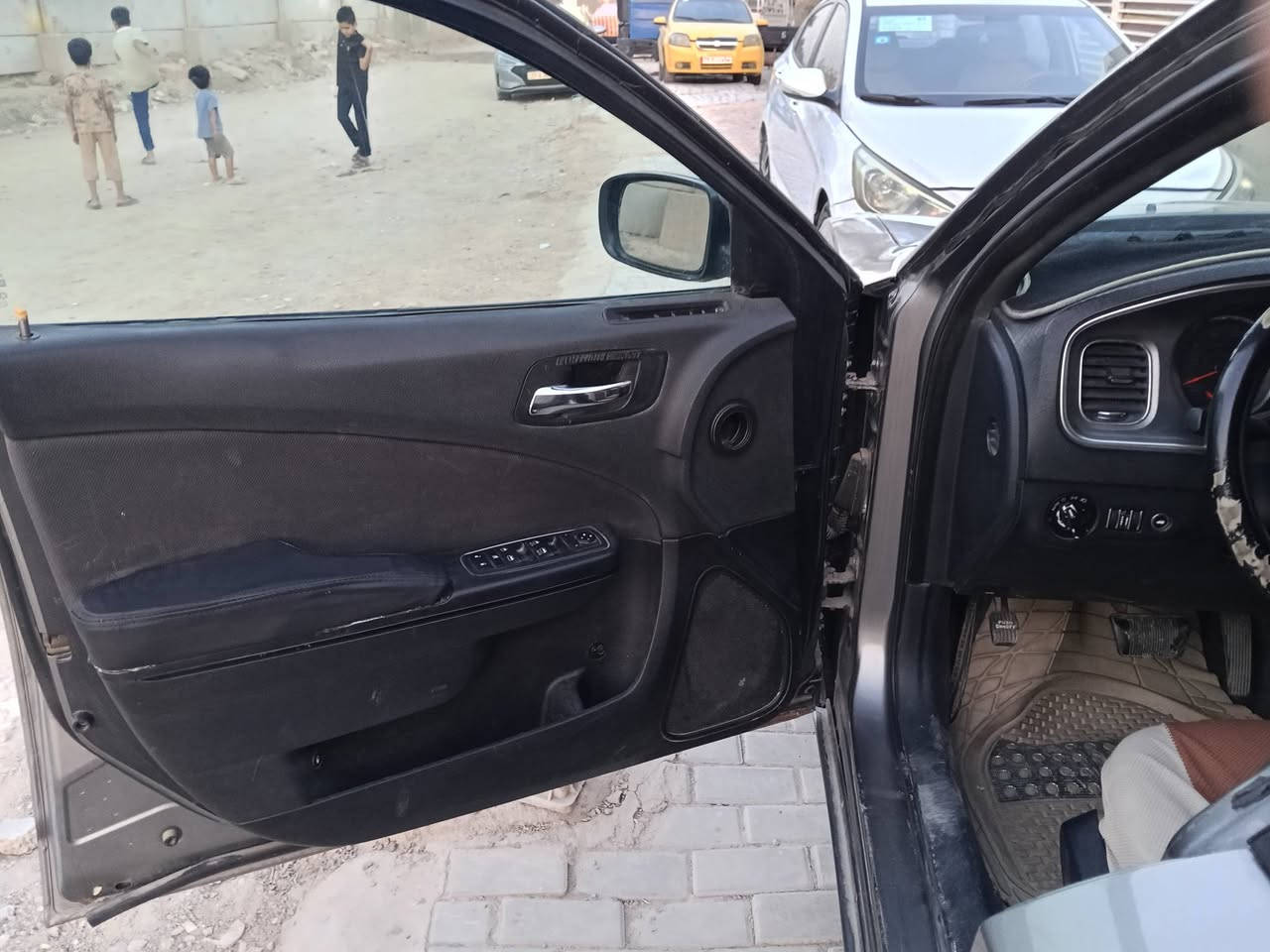 جارجر موديل 12رقم انكليزي بصرة ابسمي سعر 110وبي مجال باقي التفاصيل علا الرقم ***********
