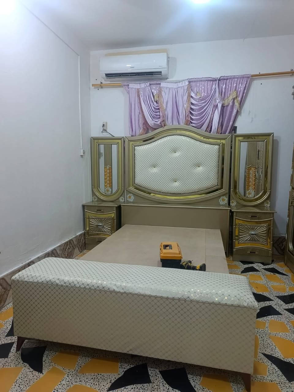 غرفه ام سته تزكام جاهزه العنوان ذي قار قضاء الغراف قرب علوة الأسماك محل نجارة أثير *********** السعر مليون وربع وبيه مجال لشراي
