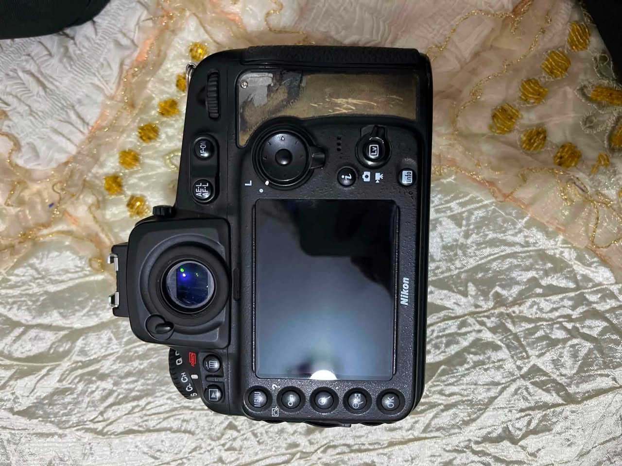 معروض عندي بدي D810
الشتر 110 ك
السعر 500 الف 
صاحب رقم صاحب الكاميرا

‭***********‬
