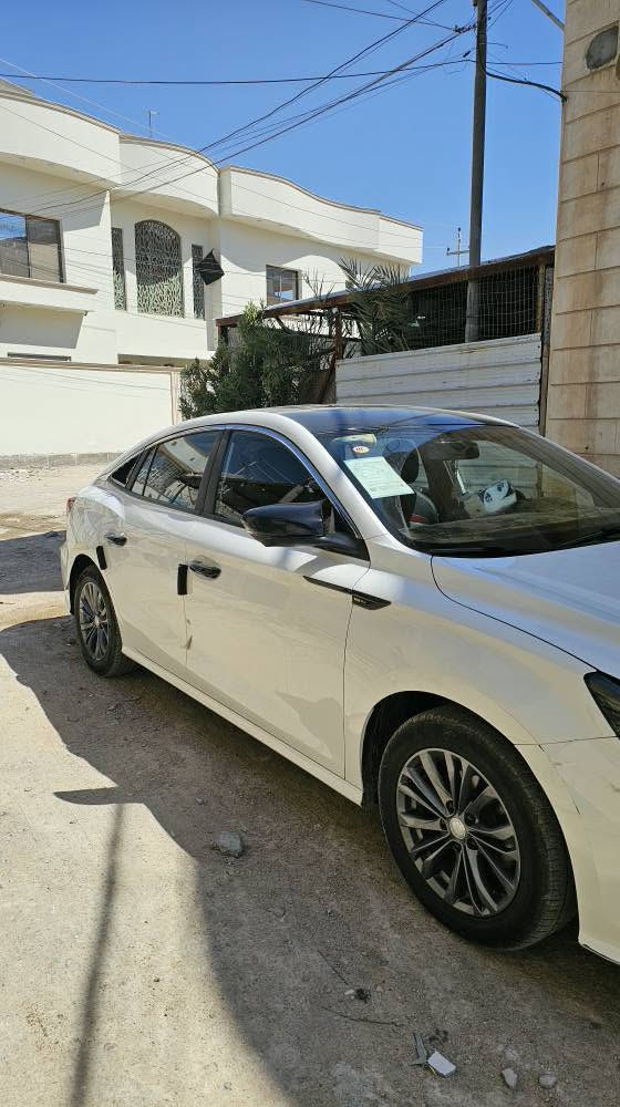 سلام عليكم
سيارة.  MG GT2025

مواصفات فول 
بيه  فقط شخط صغير صطحي بالدعاميه كما موضح بالصور

ابواب بصمة

تشغيل بصمة

مراية شفت + اشير بالمري

تبريد شرط ثلج + مركزي 

محرك + كير على وضع شركة

كراسي جلد فاخر 

لون سيارة ابيض ثلجي 
كاميرات محيطية 360 درجة

فتح سقف سلايد
 
محرك 15.0 تنفس طبيعي 

فتح ابواب مركزي 

اضواء ابيض عدسة LED مع تحكم عالي + ناصي 

سيارة فول كماليات نفس ما موضح بالصور  
السعر 121

رقم تواصل / *********** البصرة, العراق
