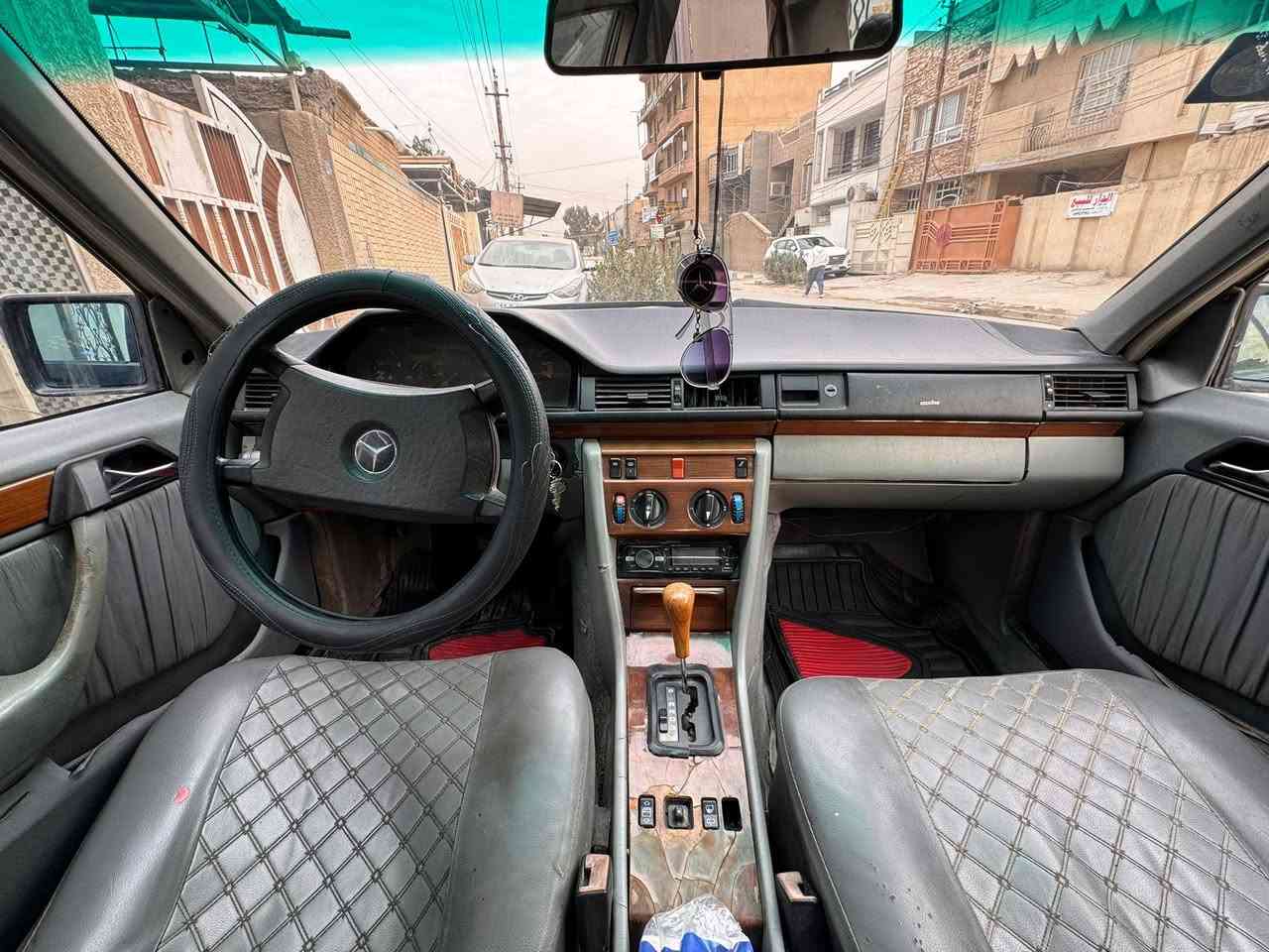 مارسدس دب ٩١ بغداد رقم انكليزي بسمي محرك وكير ياباني ٢٥٠٠ سياره جاهزه مال جناي بس تبريد ميشتغل كامل السعر ٤٥ ورقه مكاني بغداد الامين الثانيه للاستفسار *********** يوجد وات ساب اعتذر عن الرد على التعليقات
