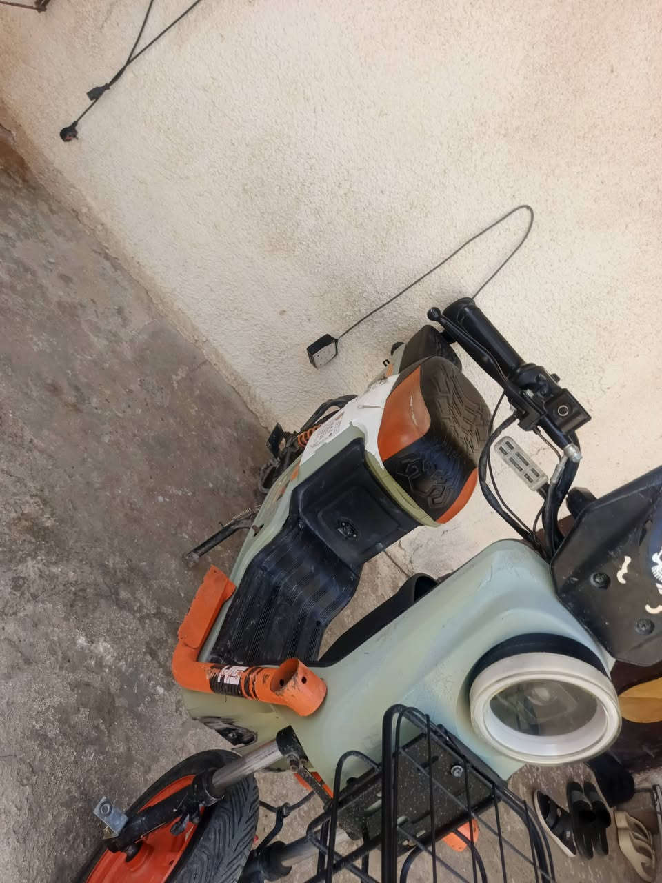 السلام عليكم
موطور h900

 بطاريات 5 دبل 

الماطور كلو شغال 

بي  R رجوع خلف 

مثبت سرعه

لايت عالي ناصي
المكان صلاح الدين بيجي

سعر 375 وبي مجال لل طيبين 

*********** بي واتساب
