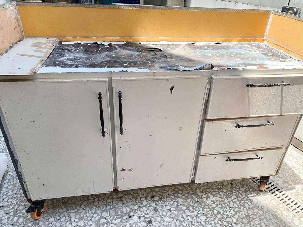 ميز بسطيه چاي • جديد • بيع مستعجل