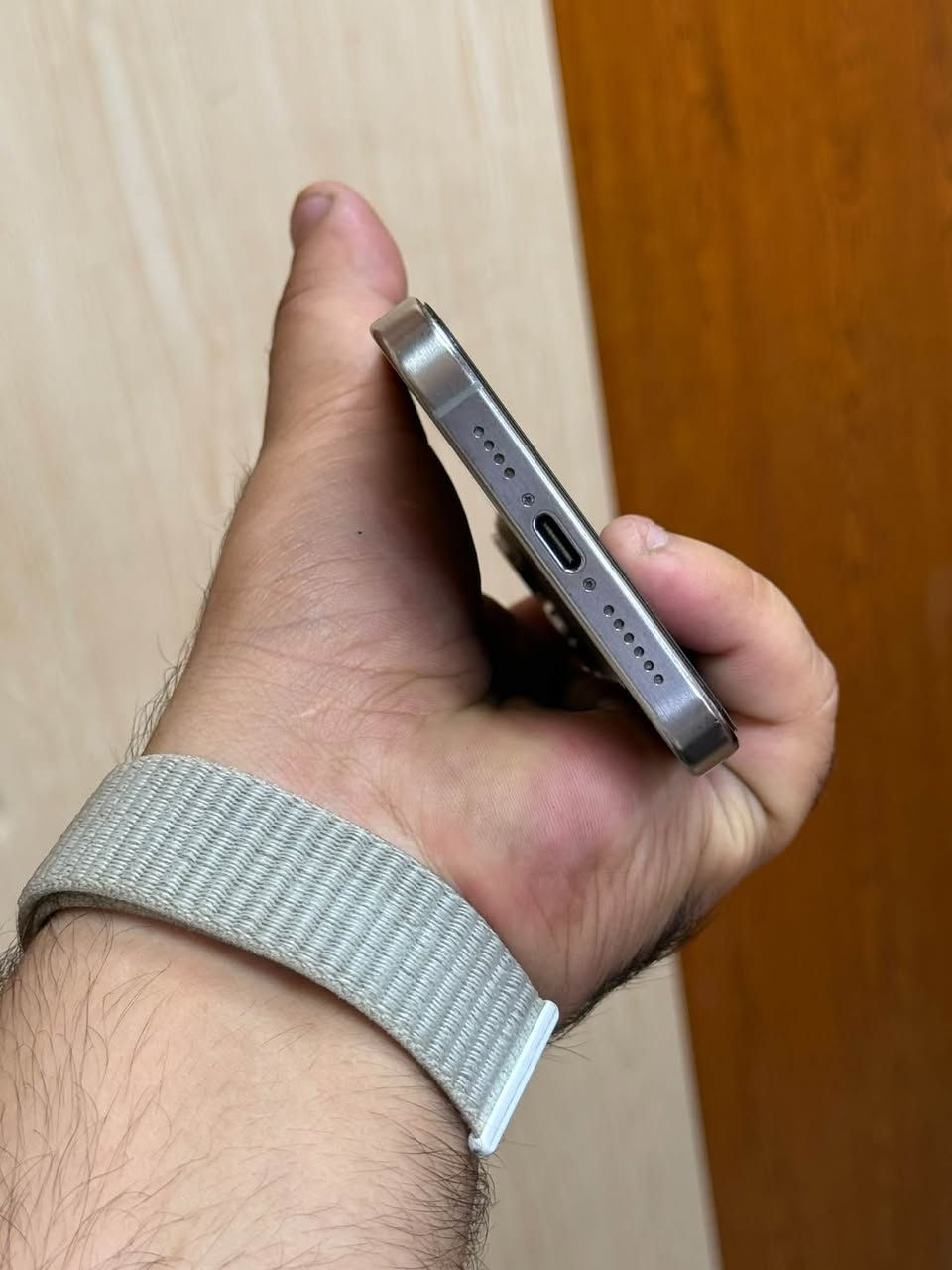 📱✔️iPhone 15 Pro Max Titanium
ايفون 15 برو ماكس  تيتانيوم

ذاكره 256

بطاريه 87‎%

نضافه الجهاز 90‎%‎ 

(دبل سيم /za )

موصل / حي السكر 

توصيل ماعندي

بي فطر بالظهر +شخوط بالشاشه شرط مامفتوح 

السعر 875 الف 

 ماداخل اي صيانه وضع شركه اذا ماحبيت تاخذ الاحسن منه

***********

نص مكتوب في الصور:
- حالة البطارية عادية حالة البطارية تعمل بطارية iPhone هذه على النحو المتوقع. حول البطارية والضمان... الحد الأقصى للقدرة 87% هذا قياس لقدرة البطارية مقارنة بقدرتها عندما كانت جديدة. قد تتسبب القدرة المنخفضة بتقليل ساعات الاستخدام بين عملية الشحن والأخرى. عدد الدورات 701 هذا هو عدد مرات استهلاك iPhone لقدرة البطارية. معرفة المزيد... تاريخ التصنيع كانون الأول 2023 أول استخدام آذار 2024
- 8:24
- حول
- < Hamada
- الاسم
- < 26.7
- iPhone 15 Pro Max
- MU2Q3ZA/A
- إصدار iOS
- اسم الطراز
- رقم الطراز
- الرقم التسلسلي
- 0
- 3,803
- 10,771
- 40
- 256 غ.ب.
- 135.42 غ.ب.
- الأغاني
- الفيديوهات
- الصور
- التطبيقات
- السعة
- متوفرة
- عنوان Wi-Fi
- A4:F6:E8:0E:14:DE
- Bluetooth
- A4:F6:E8:0F:CD:78