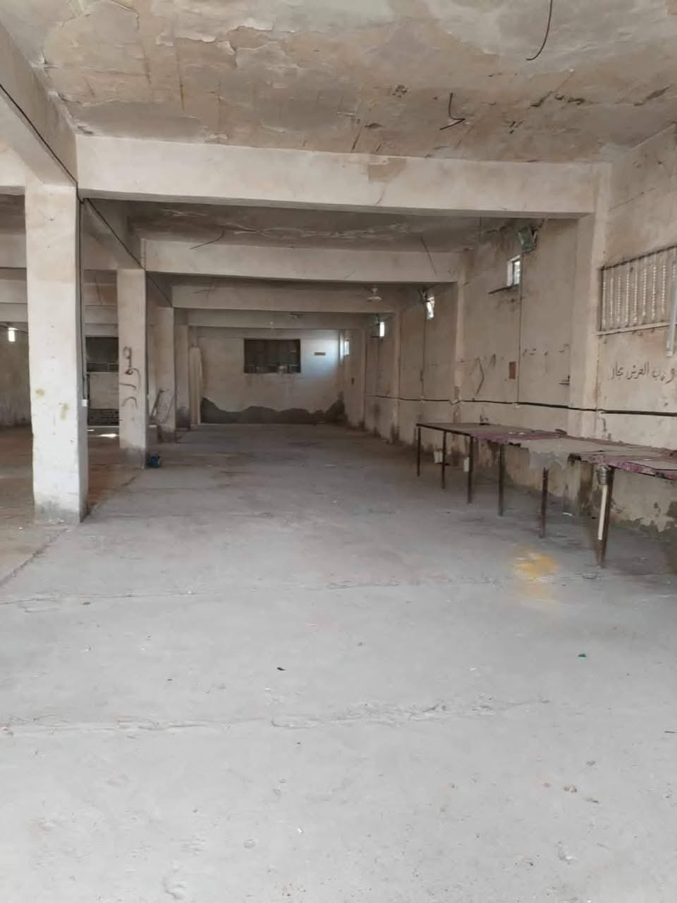 🏭 شركة صناعية لانتاج الالمنيوم والحديد /
للبيع مع الموقع 📍 العنوان: الإسكندرية – الحصوة – المنطقة الصناعية – خلف معمل ثلج الحصوة. 🚗 تبعد حوالي 30 دقيقة فقط عن طريق الدورة السريع الجديد.
المواصفات: ✅ طابو صناعي رسمي. ✅ مساحة الأرض: 15 × 60 متر. ✅ قاعة كونكريت جاهزة: 15 × 30 متر. ✅ ارتفاع القاعة: 4.25 متر. ✅ تحويل مباشر ورسمي من: • التنمية الصناعية • دائرة الشركات • اتحاد الصناعات • البلدية
💰 إيجار البلدية السنوي: 650 ألف دينار فقط.
💵 السعر: 110 مليون دينار عراقي فقط.
⭐ فرصة مناسبة للمعامل، المخازن، الورش، المشاريع الصناعية والاستثمار طويل الأمد. ⭐ موقع حيوي داخل المنطقة الصناعية مع سهولة الوصول والخدمات.
📞 للاستفسار والمعاينة والتفاوض، تواصل الآن واتساب //*********** ✅ الفرص المميزة لا تبقى متاحة طويلاً... احجز استثمارك قبل فوات الأوان!
