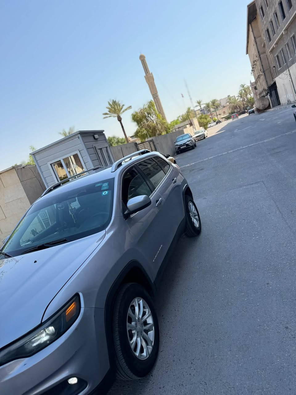 🚘🔥 للبيع جيب شيروكي Latitude 2019
🔹 الموديل: 2019

🔹 الفئة: Latitude

🔹 المحرك: 3.2 v6

🔹 القير: أوتوماتيك 9 سرعات

🔹 الممشى: 74,000 ميل

🔹 عدد الركاب: 5

🔹 المواصفات: شاشة، كاميرا خلفية، مثبت سرعة، بلوتوث، USB، كار بلي, اوتو ستوب, 4تحكمات قيادة, تبريد قطعتين, 

السيارة كلين تايتل .✨

ملاحضة بيهة رصعتين بخشم البنيد اثر نقليات وبارد خفيف بل باب العكس السايق

💰 السعر: ١٥٥

📍 الموقع: بغداد، اليرموك

📞 للاستفسار: ***********

🤝 التفاوض للجادين فقط.
