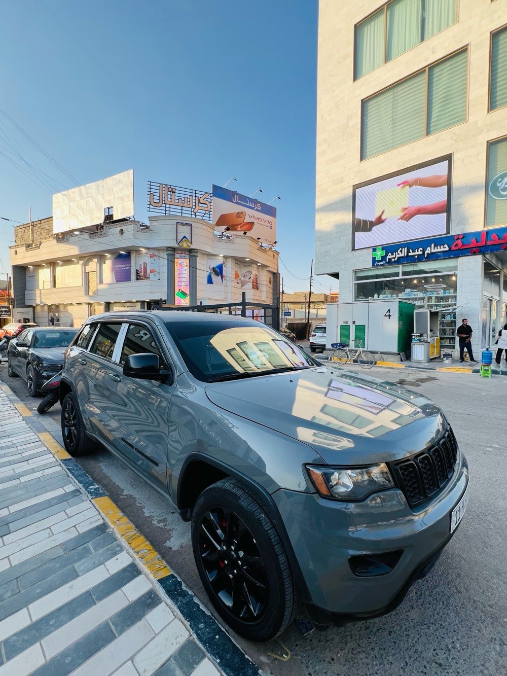 للبيع جيب وارد امريكي موديل ٢٠٢٠ ماشيه ٦١ ميل ضرر قطعتين صبغ صور الحادث بالمنشور مواصفات نص فول رقم بغداد باسمي مكاني بابل السعر ١٩٣ للاستفسار اكثر اتصال عالرقم ***********