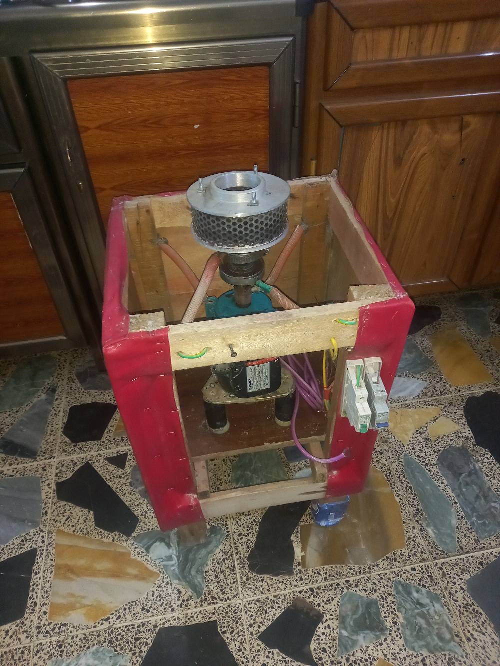 مكينة شعر بنات للبيع سعرها ١٧٠ وبيها مجال