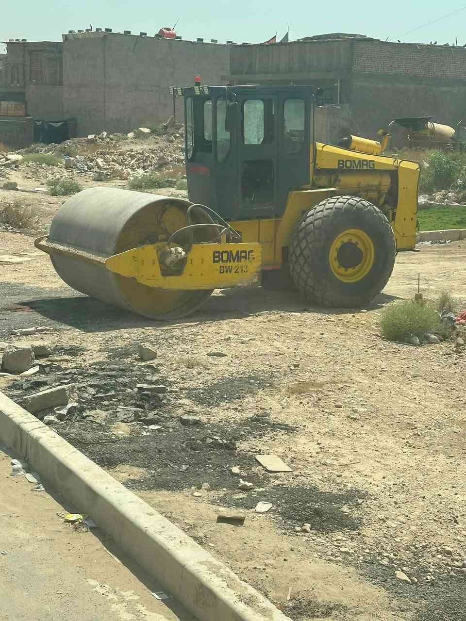 سلام عليكم للبيع حادله بوماك ٢١٣مكينه أم دويزالصاروخ رقم نينوى  سنويه جديده  بسمي رقم إنكليزي  هزاز شغال***********
