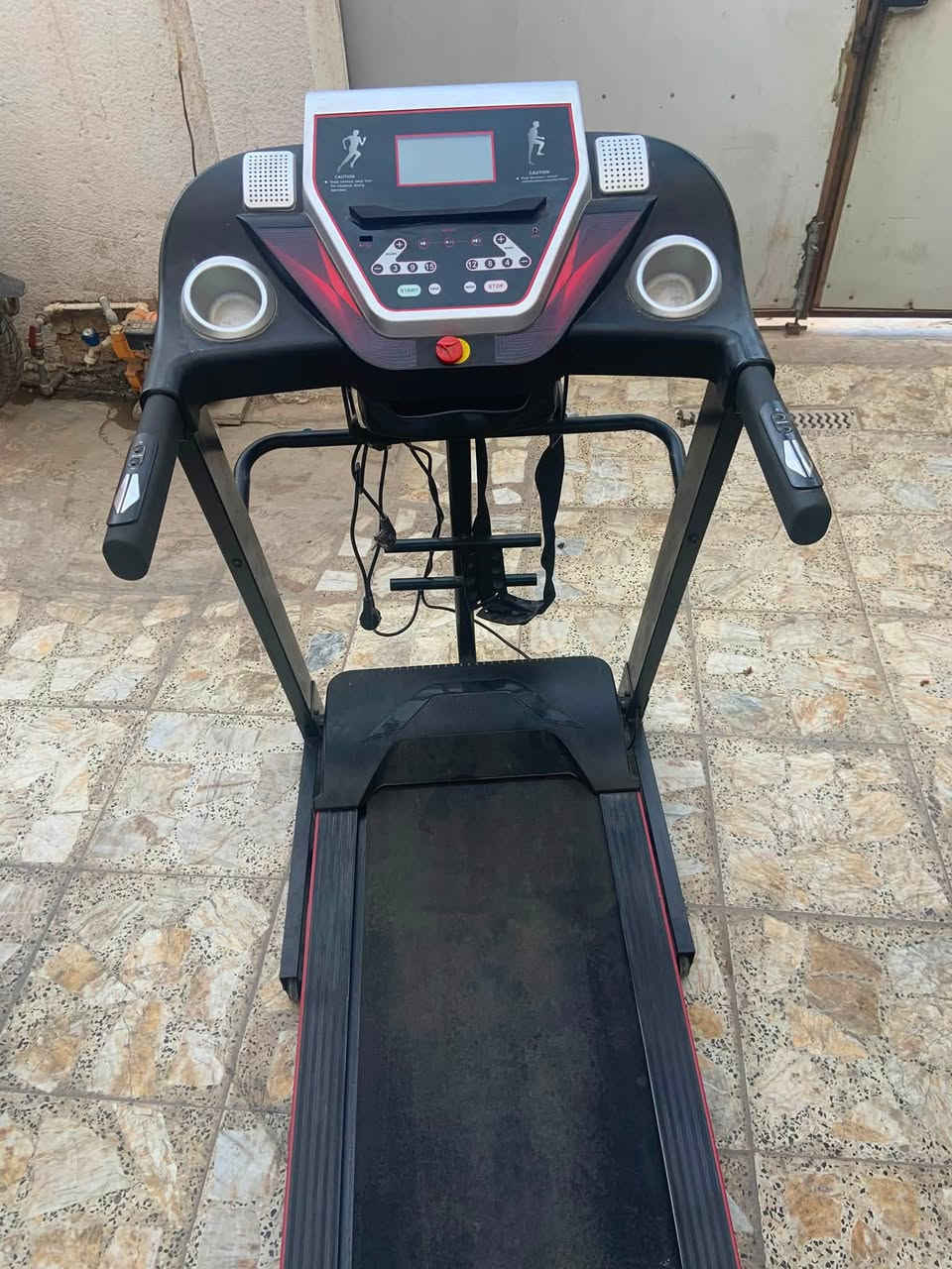 جهاز جري نظيف يحتاجله تعديل بسيط سعر 200 نهائي مكان كربلاء ***********
