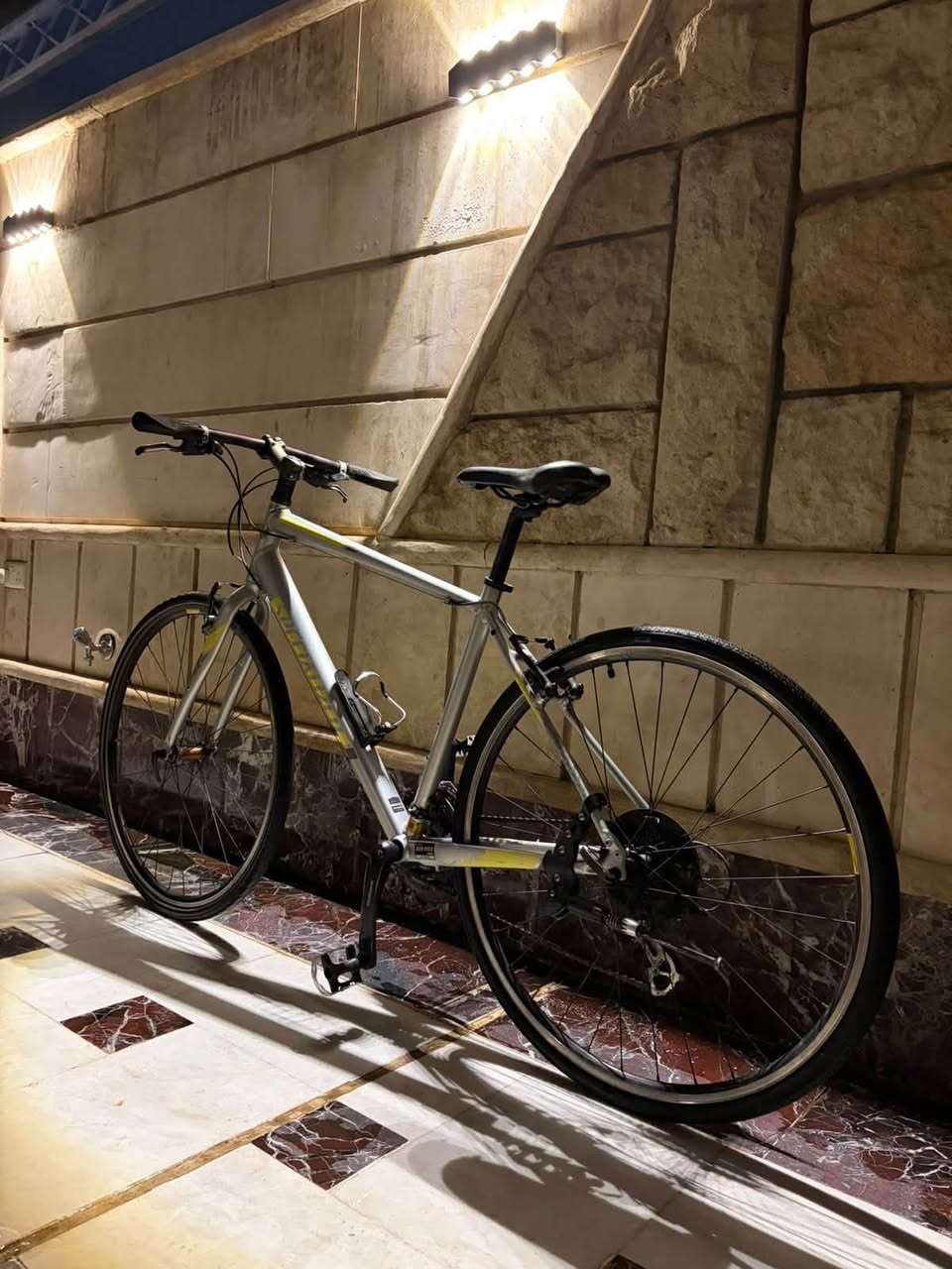 بايسكل c700. للبيع مثل ما موضح بل صور نضيف شخط مابي سعر 270 الف راسلني خاص او واتساب ***********
