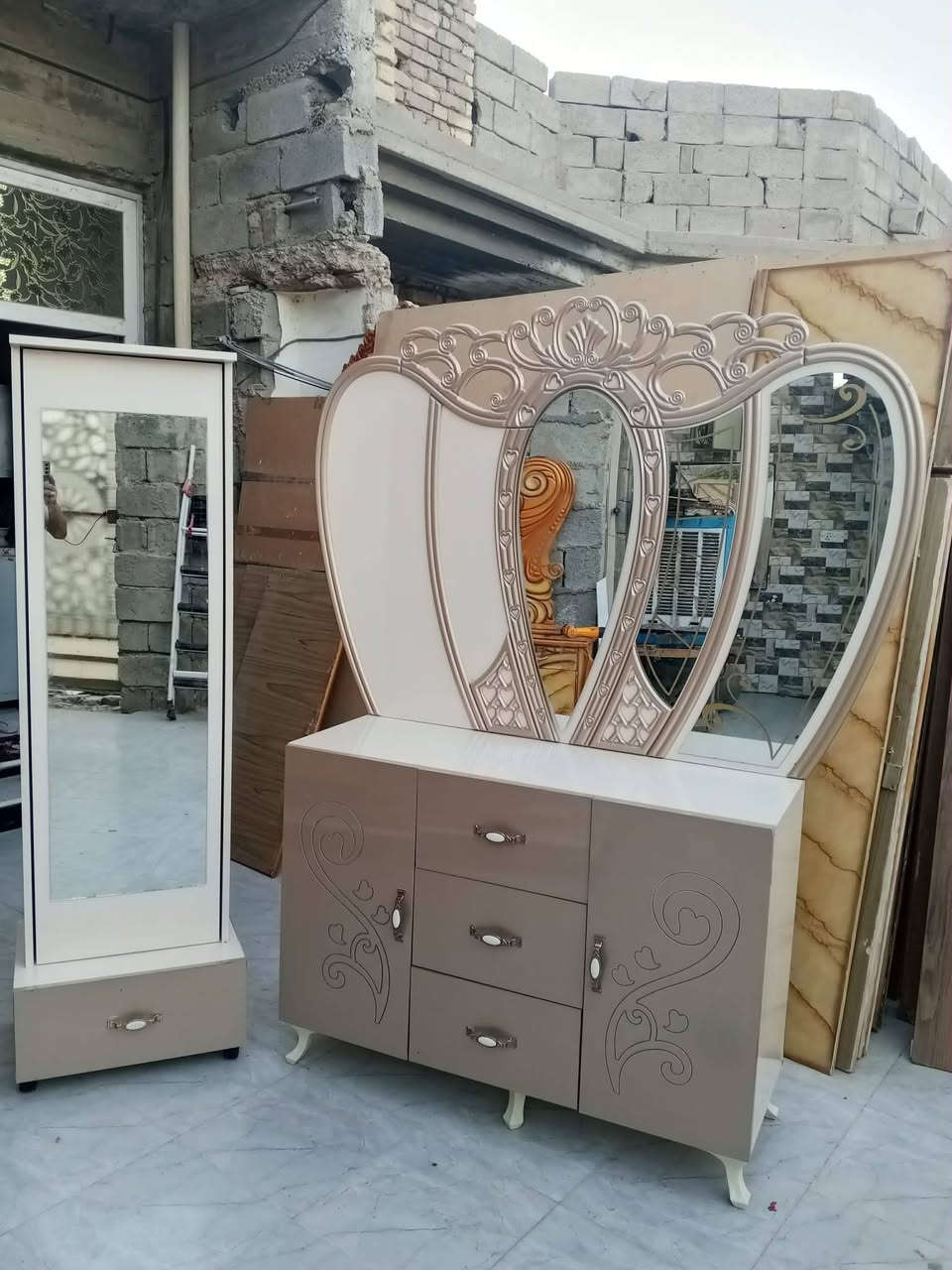 للبيع اليحب يتواصل ***********

يوجد لدينا توصيل داخل ديالى فقط

