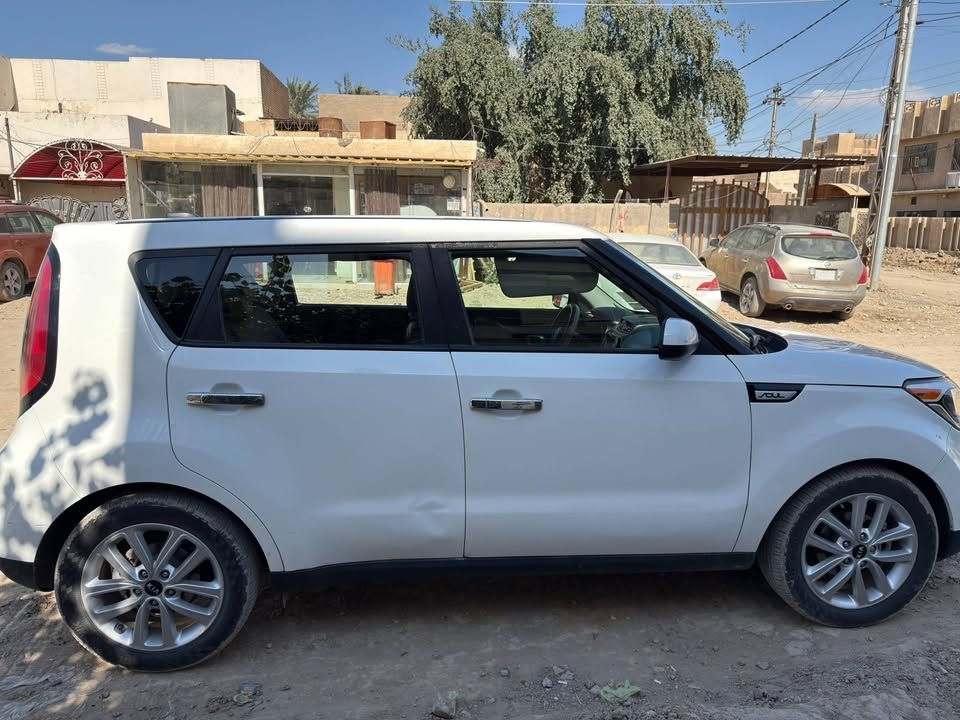 السلام عليكم
كيا صول موديل ٢٠١٩ امريكي رقم بغداد  بأسمي السعر 115 وبيهة  ماشيه 67 الف  حادثها موضح بالصوره مجال  الاتصال
***********

